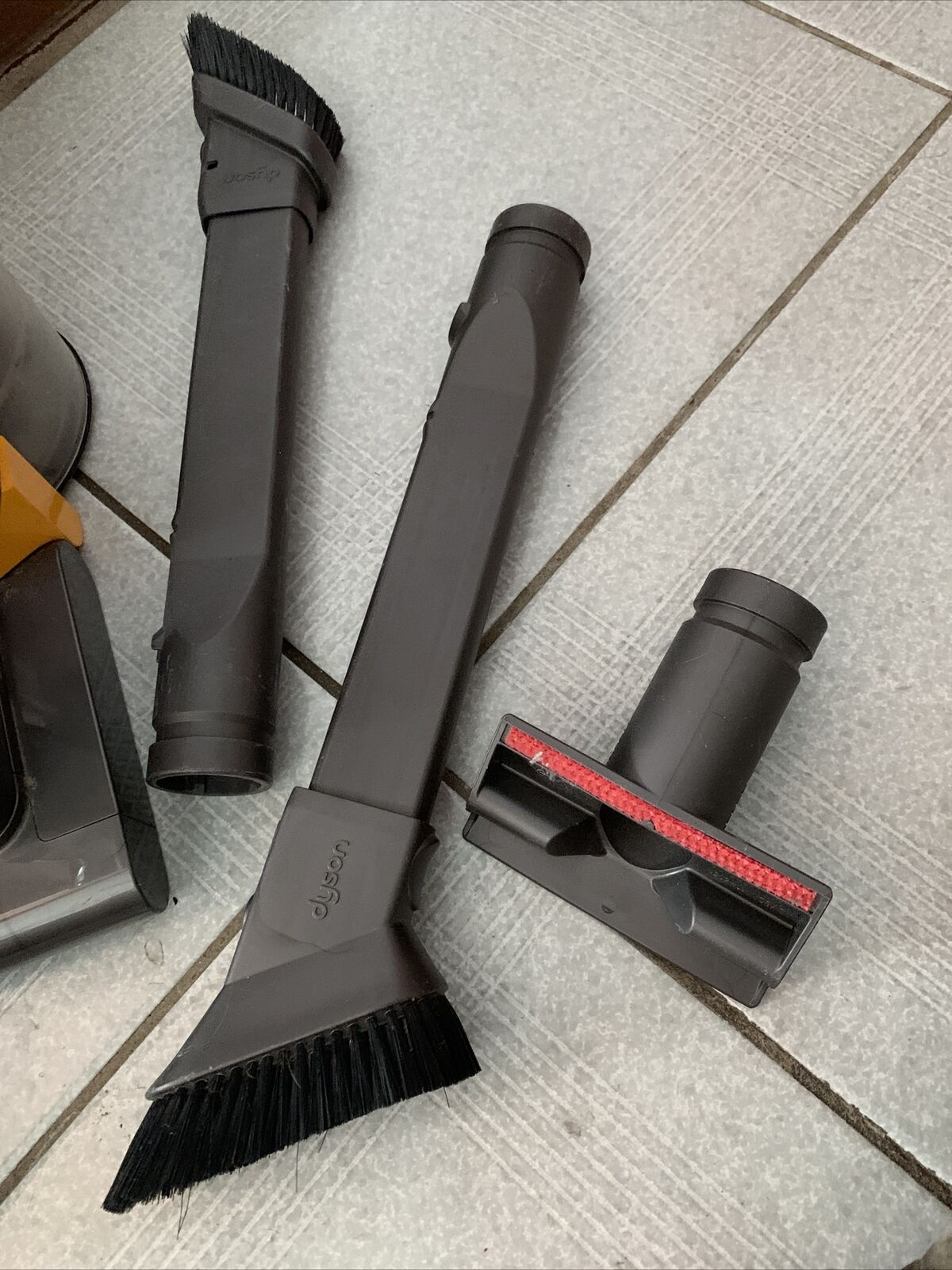 Dyson DC30 Handheld Vacuum With Attachments *No Charger