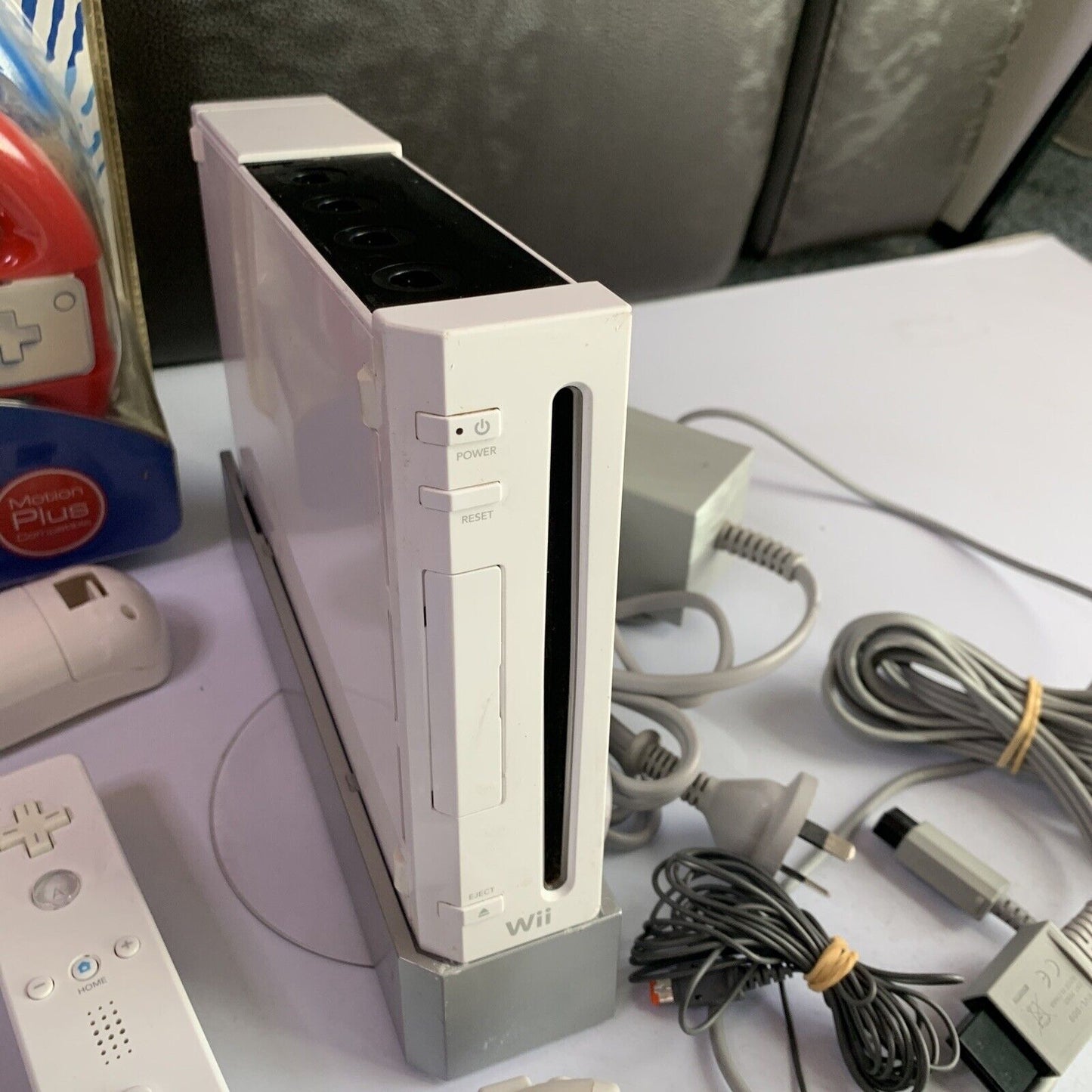 Nintendo Wii Console Sports Pack with Game and Accessories White