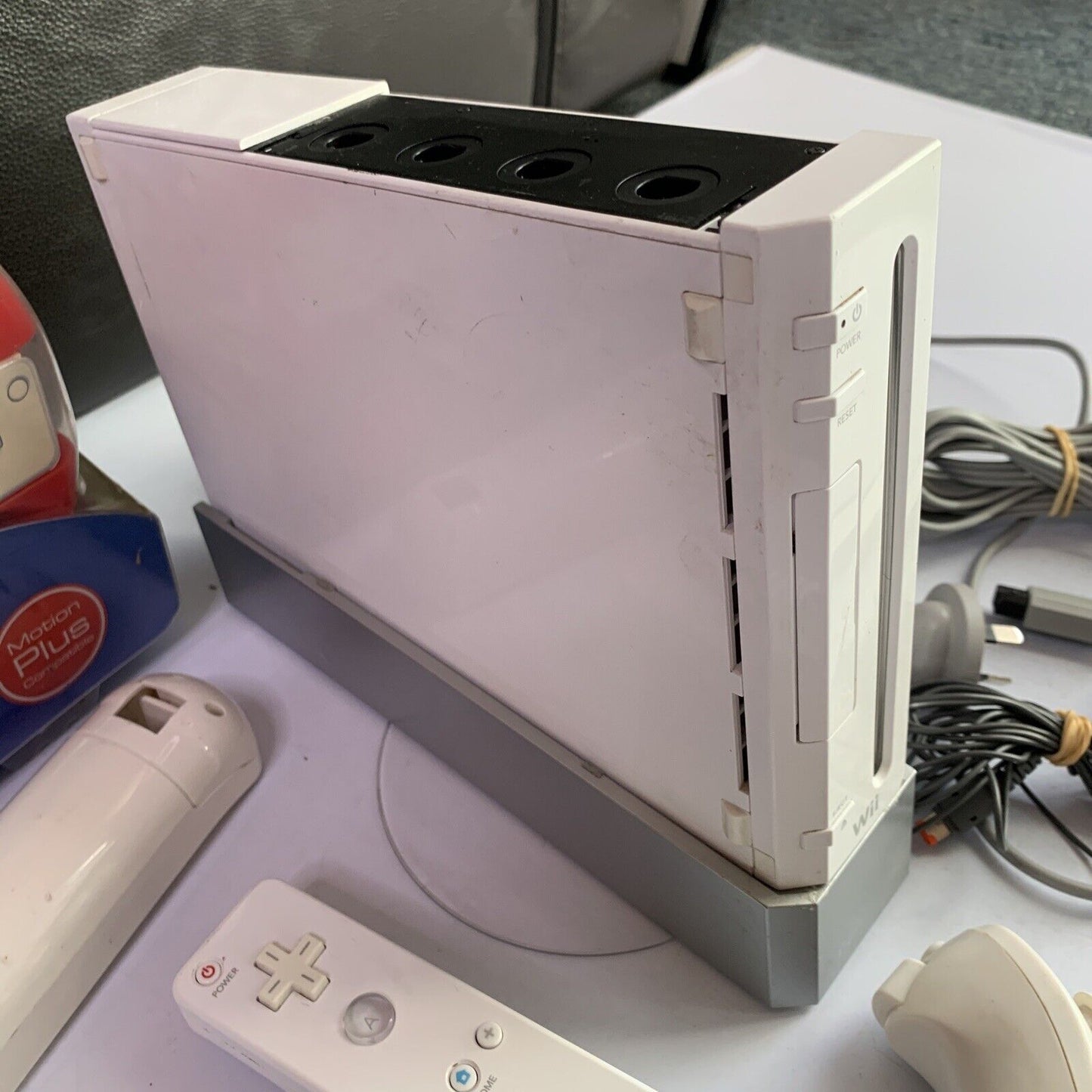 Nintendo Wii Console Sports Pack with Game and Accessories White