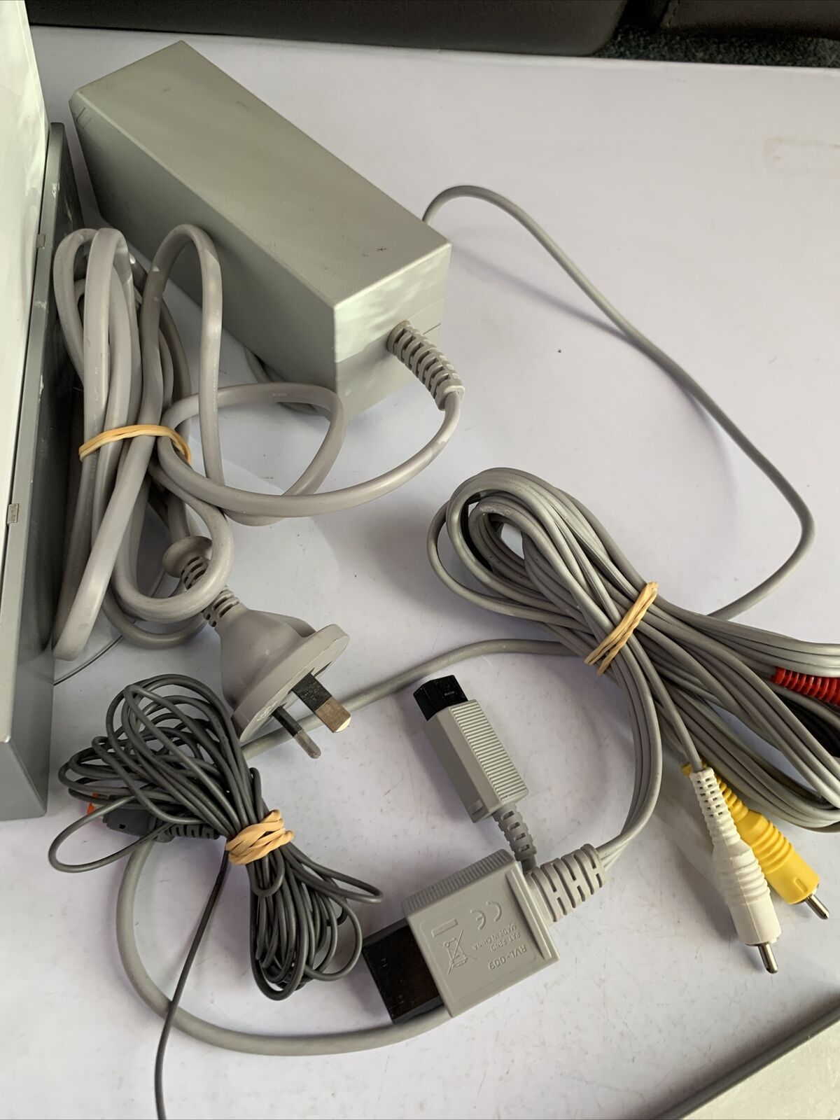 Nintendo Wii Console Sports Pack with Game and Accessories White