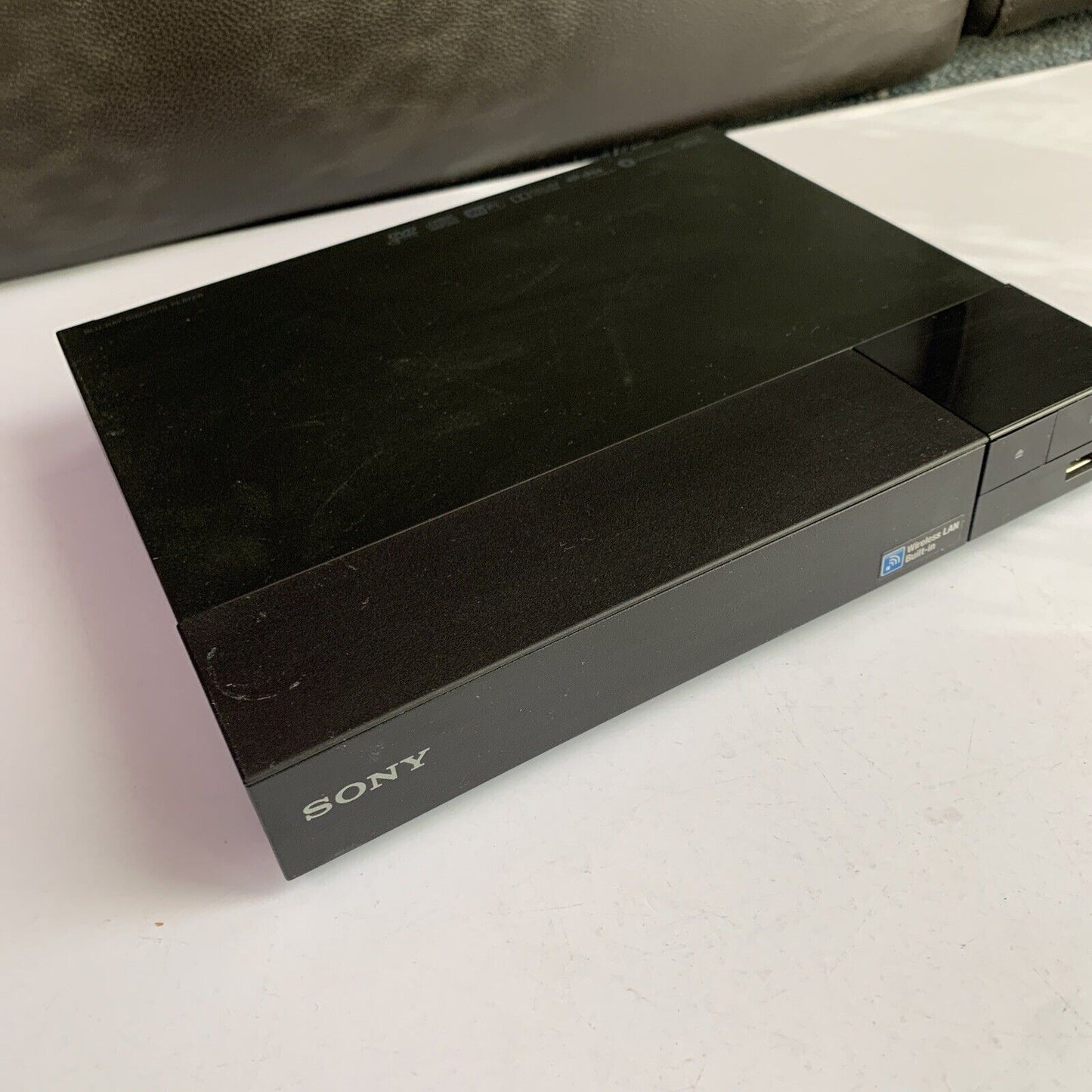 Sony BDP-S3500 Blu-ray and DVD Player with Remote Control Region 4 & B