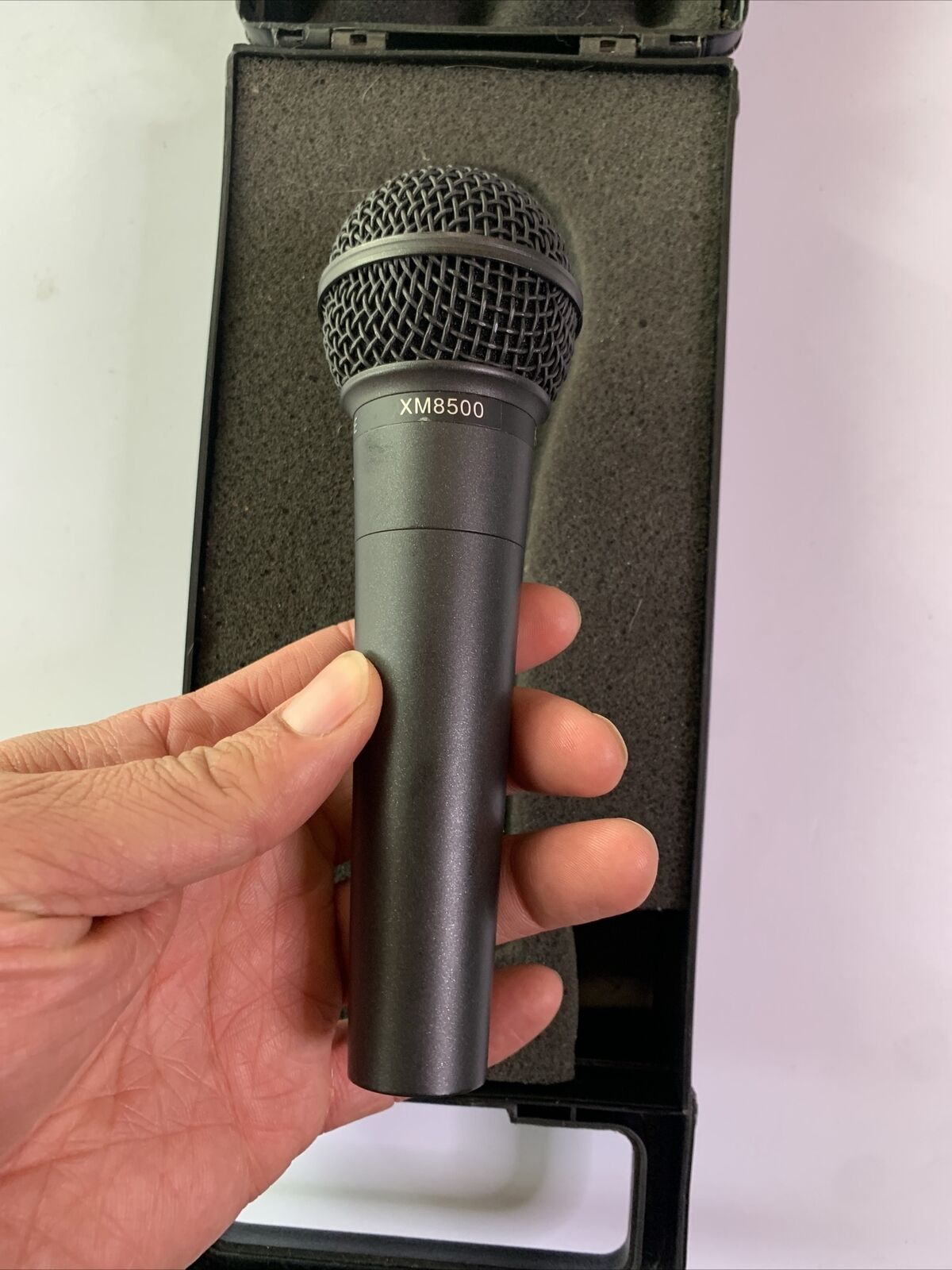 Behringer Ultravoice XM8500 Dynamic Professional Cardoid Vocal Microphone