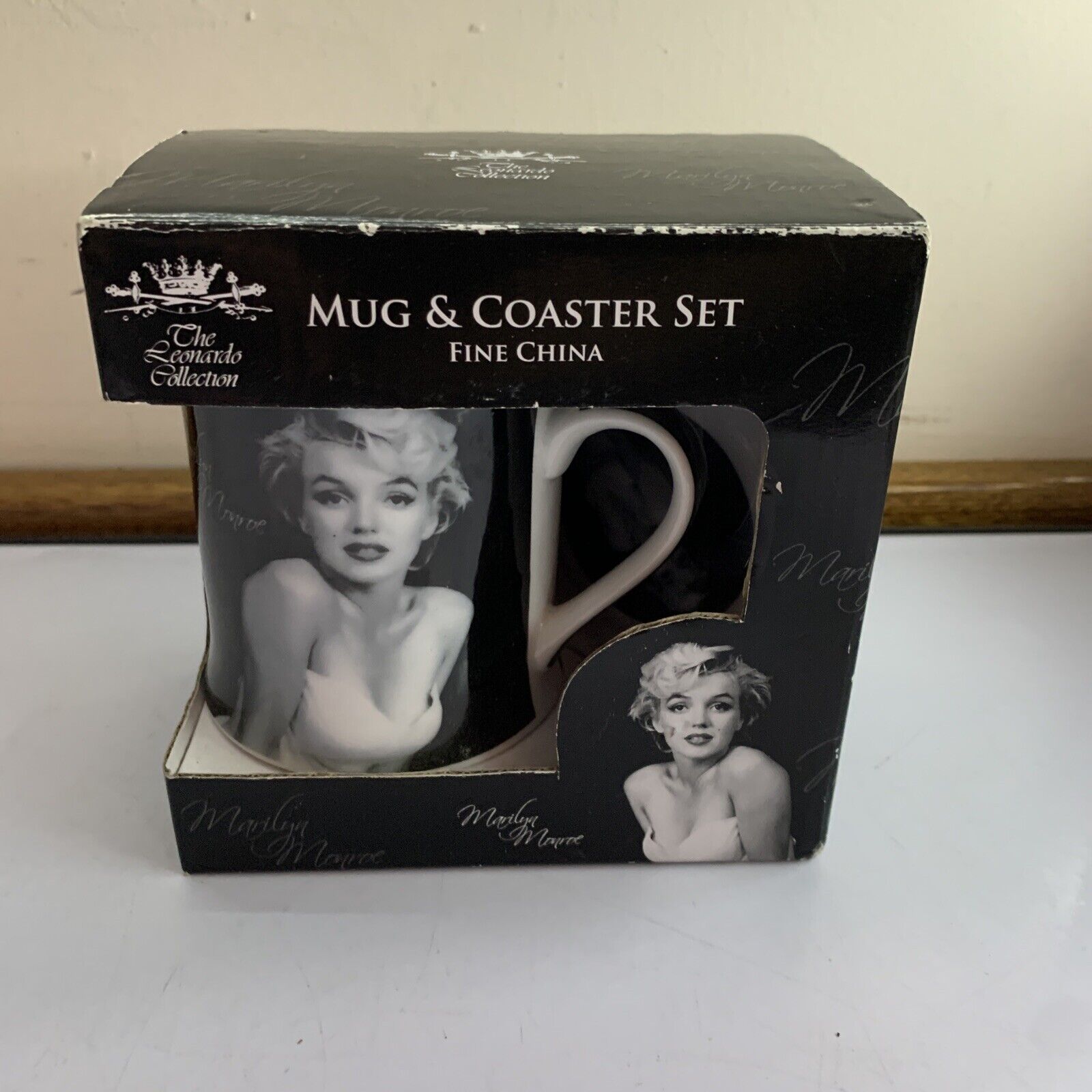 Mug Marilyn Monroe Rouge - Occasion, Quelques Marques Mais Fonctionnel