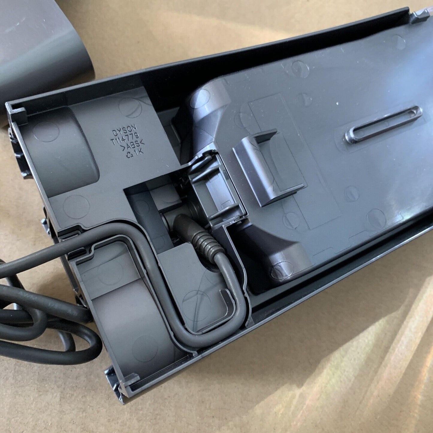 Genuine Dyson T114779 Charger Dock + Power Supply 217160-02 30.45v 1.1A
