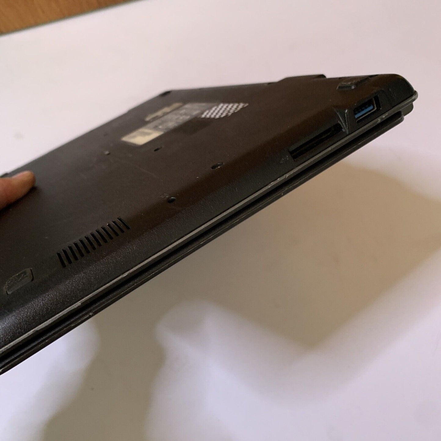 Acer C730-C4V9 Chromebook 11.6" Intel N2930 2.16 GHz *Missing Key + Flat Battery