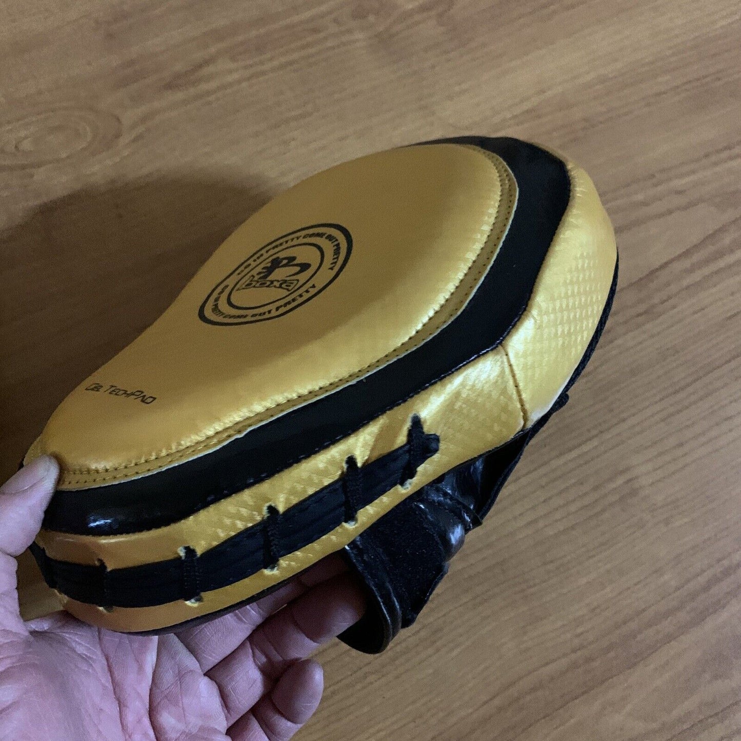 Boxa Training Boxing Pads Mitts Gel Touchpad