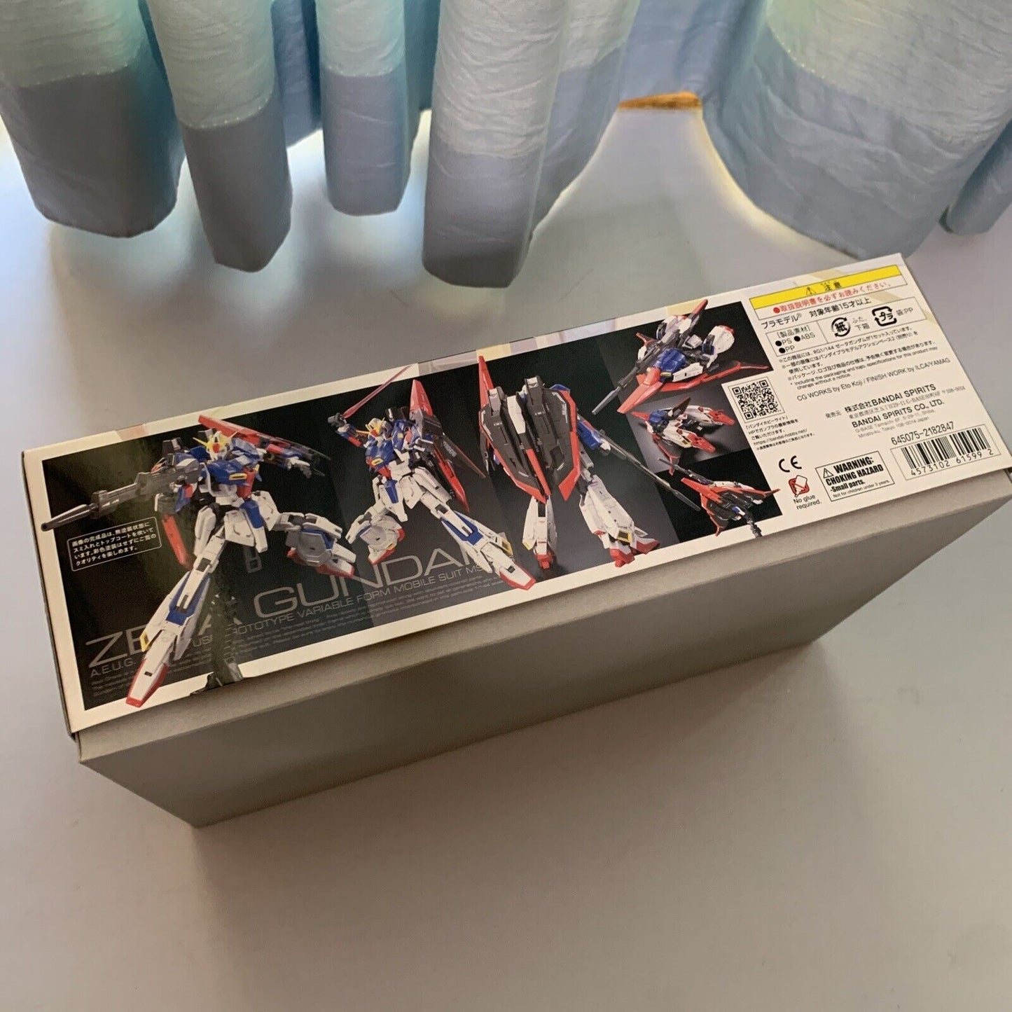 Bandai Gundam RG 1/144 MSZ-006 Zeta Gundam Gunpla Model Kit 2012 NEW
