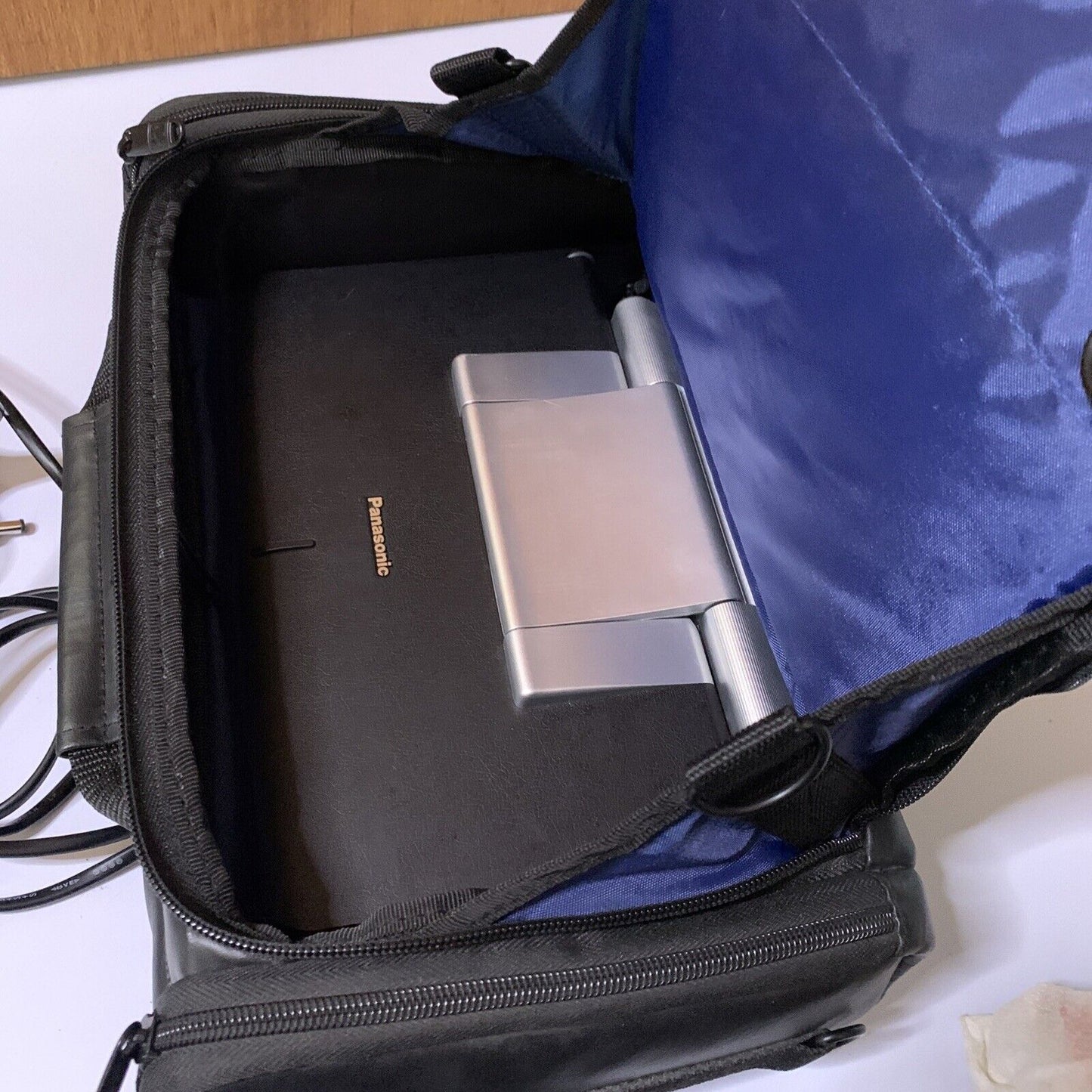Panasonic 8.5" Portable DVD CD Player Widescreen DVD-LS80 with Carry Bag Region4