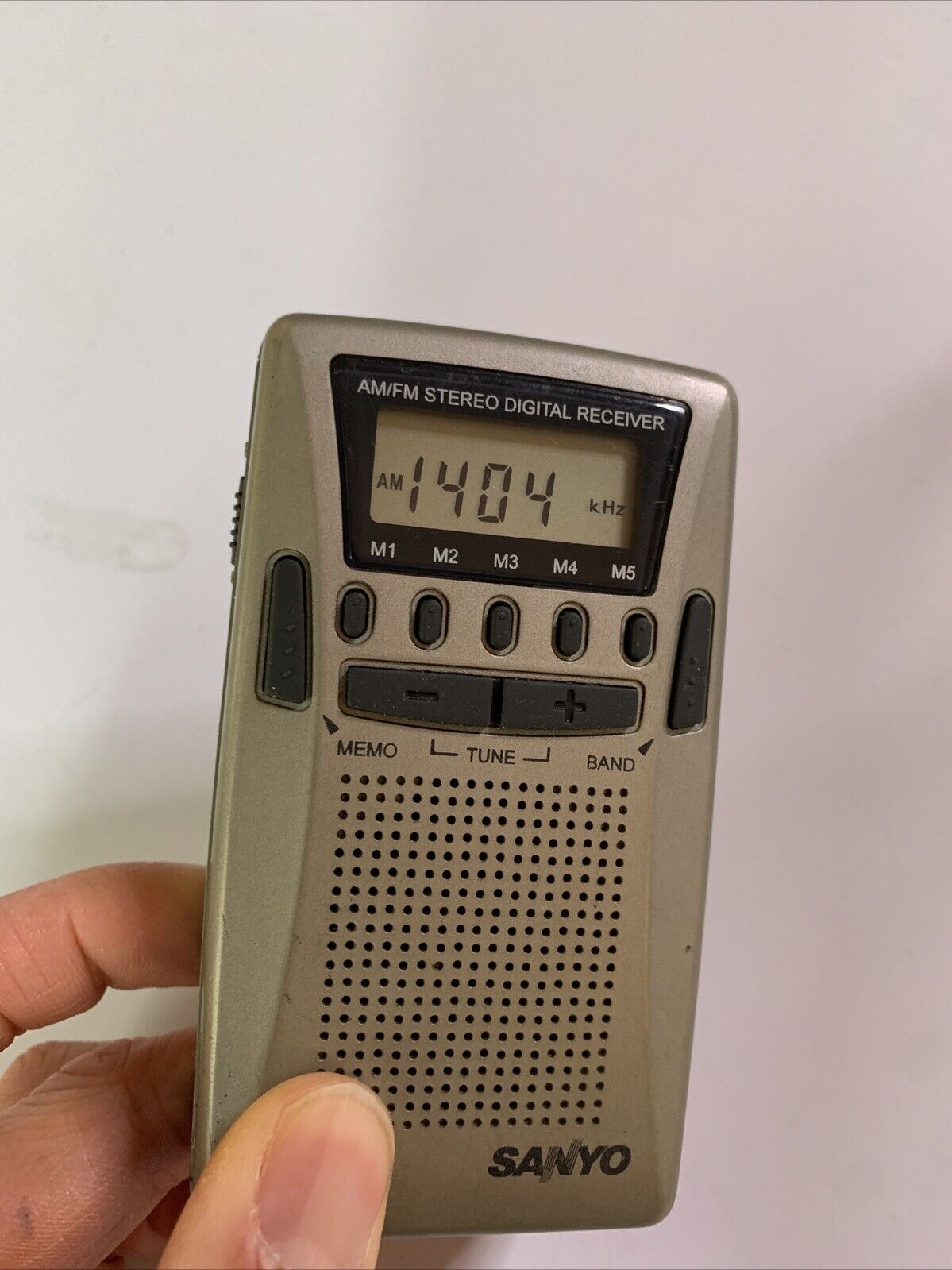 Sanyo Portable Pocket AM FM Digital Radio LCD Display with Speaker RP312