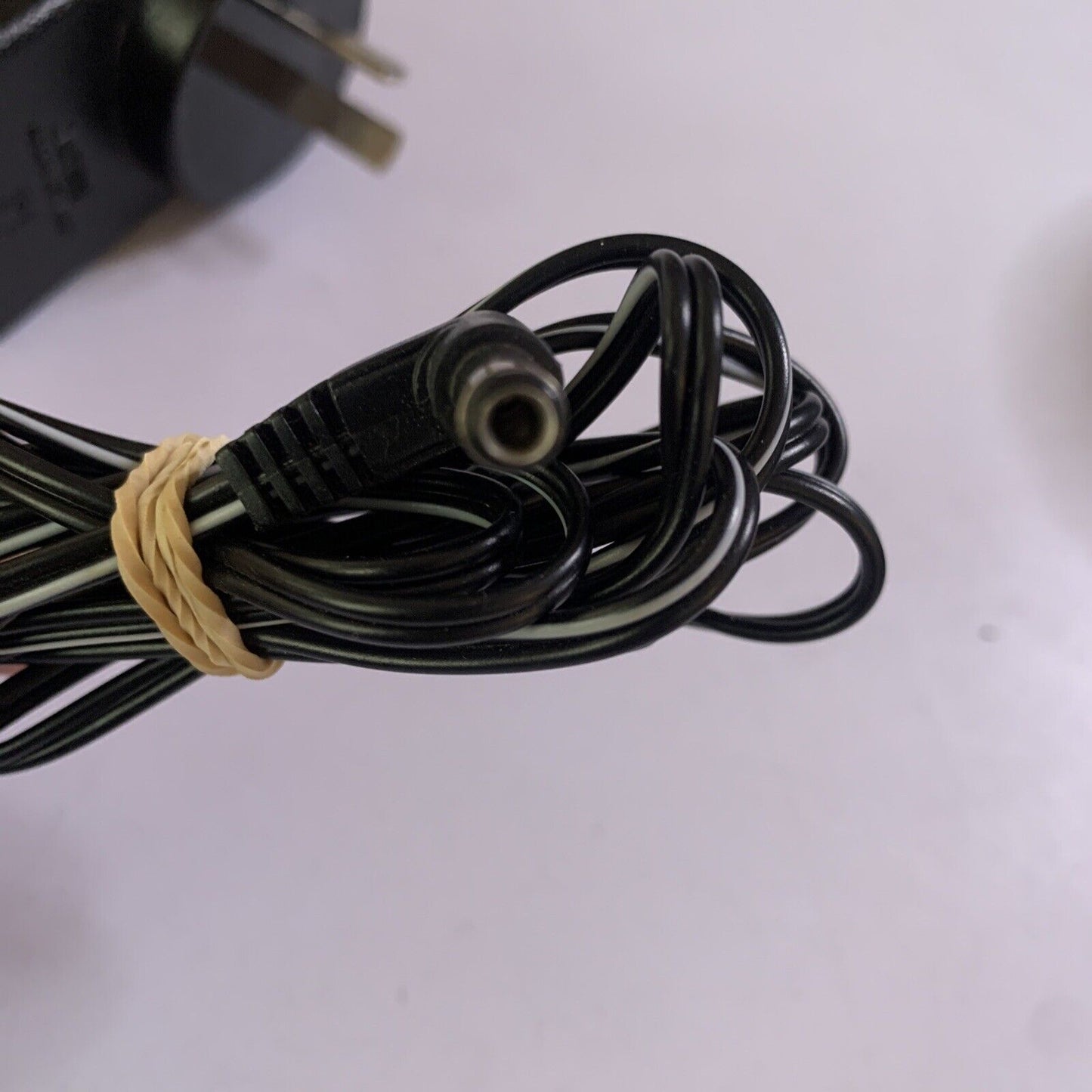 Genuine Telstra Power Supply TT-300-6B AC Adapter 9v 300mA