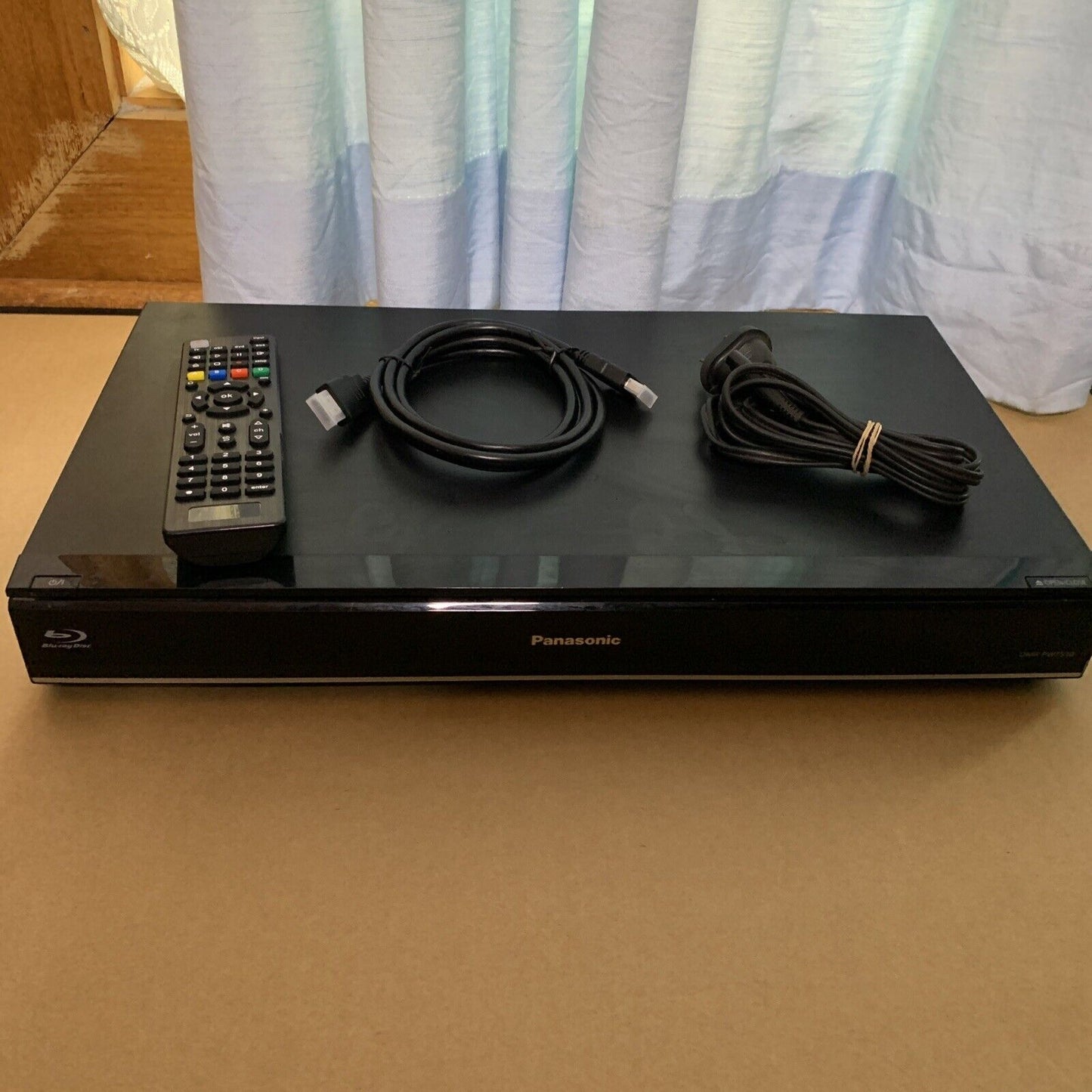 Panasonic DMR-PWT530 Blu-ray DVD Player 500 GB HDD TV Recorder HD Dual Tuner PVR