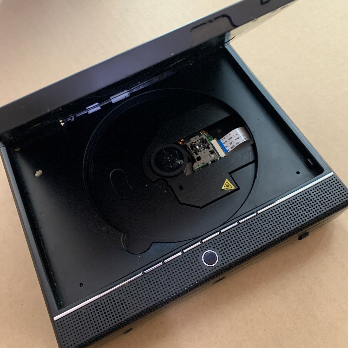 AWA DVD Player 7" Wide PDVD-166HD *For Parts Or Repair
