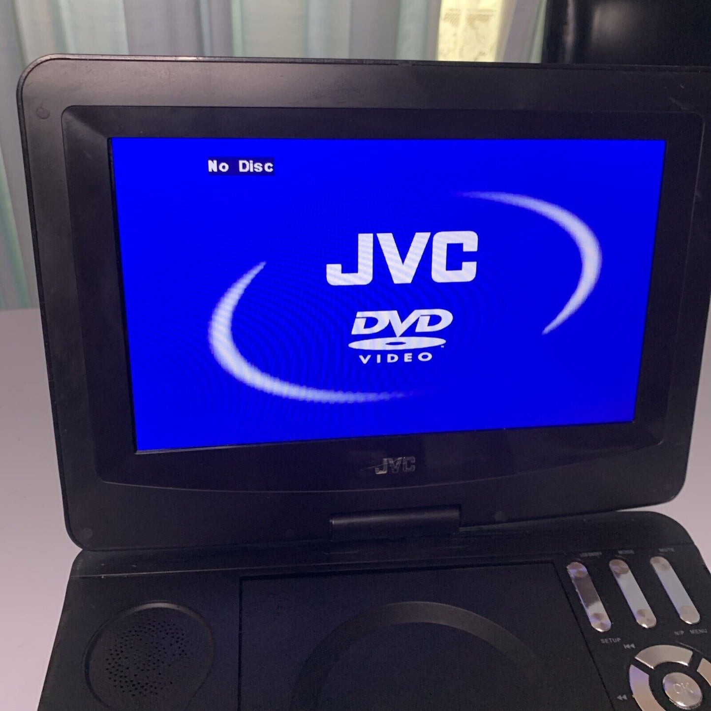 JVC 10.1” Portable DVD Player XV-PY1000A *No Disc Error For Parts Or Repair