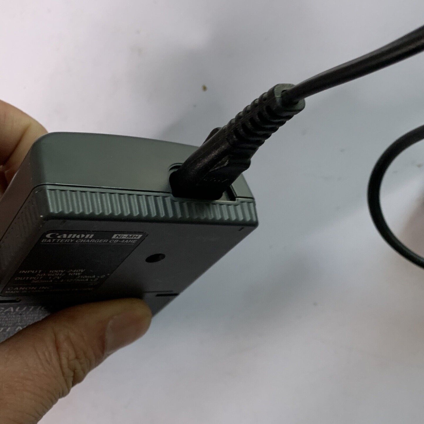 Canon CB-4AHE Battery Charger AA & AAA NI-MH 100-240V