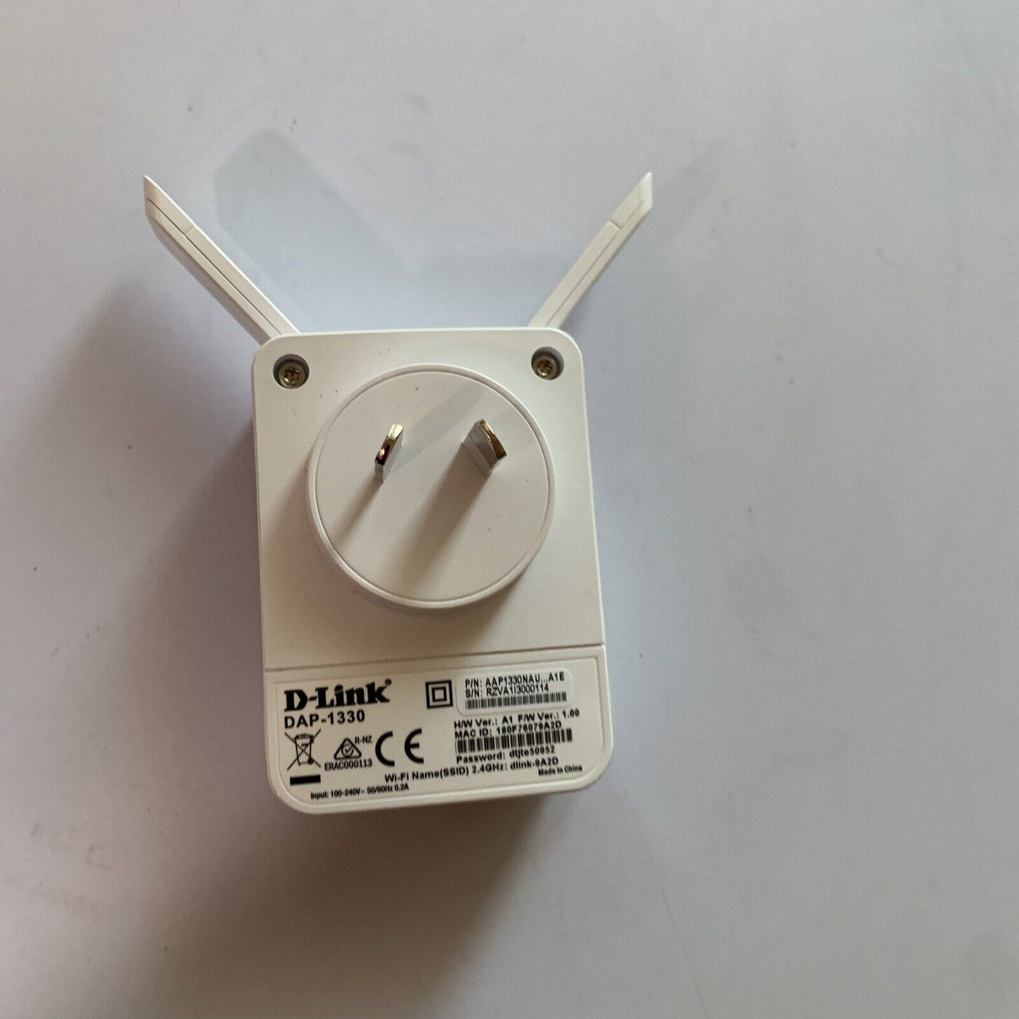 D-Link DAP 1330 N300 Universal Wireless WiFi Range Extender Booster