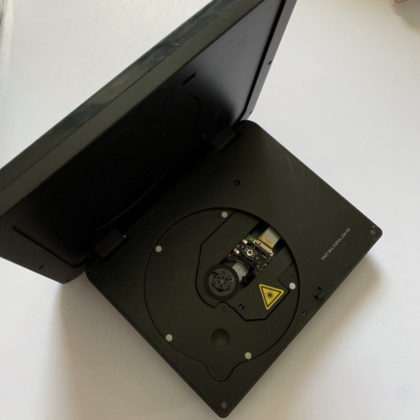 Rank Arena 22.7cm Portable DVD Player *Doesn't Read DVD For Parts Or Repair