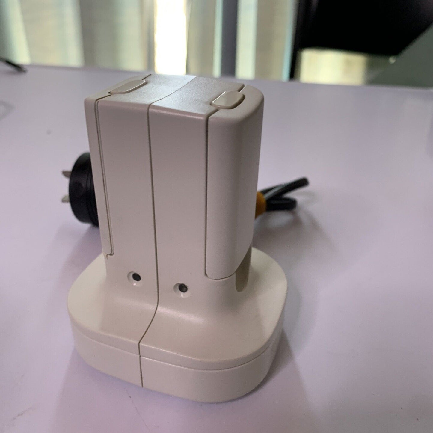 Official Microsoft XBOX 360 Quick Charge + 2 Batteries X801981
