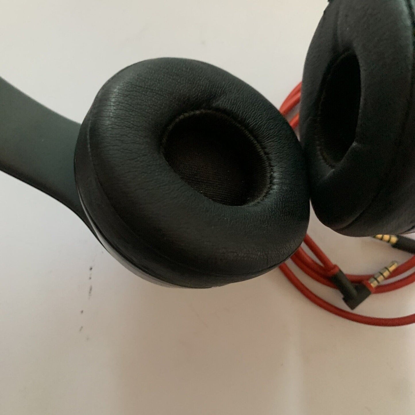 Beats Solo Headphones Wired 3.5mm with Case