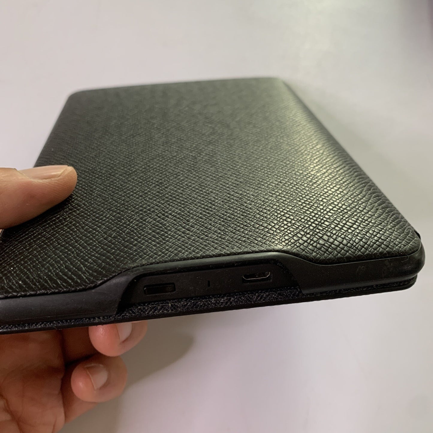 Amazon Kindle Paperwhite 6th Generation 6" 4GB Black with Cover