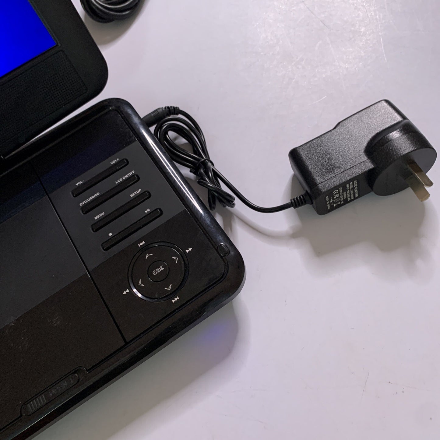Audiosonic Portable 9" DVD Player with Power Supply Region 4 PD-924