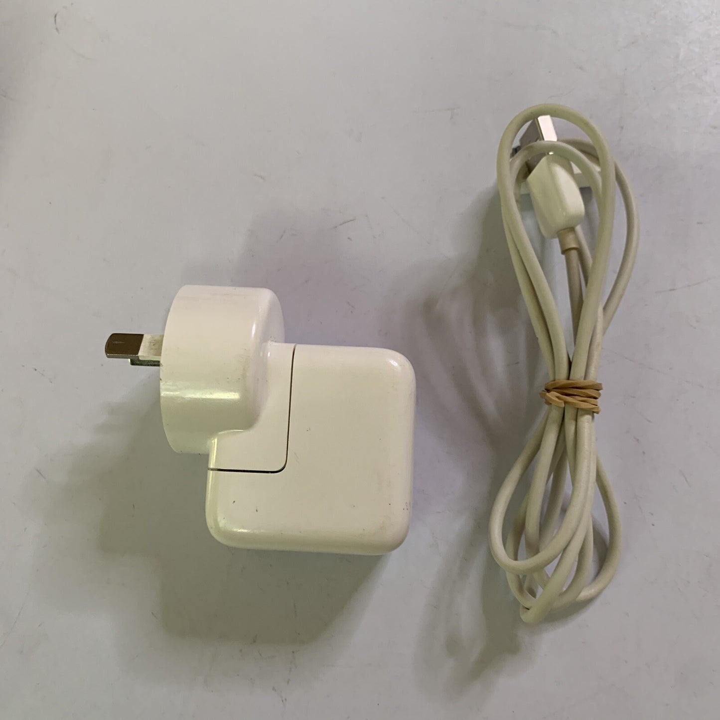 Genuine Apple iPod USB Power Adapter Wall Charger A1205 + 30 Pin Apple Cable