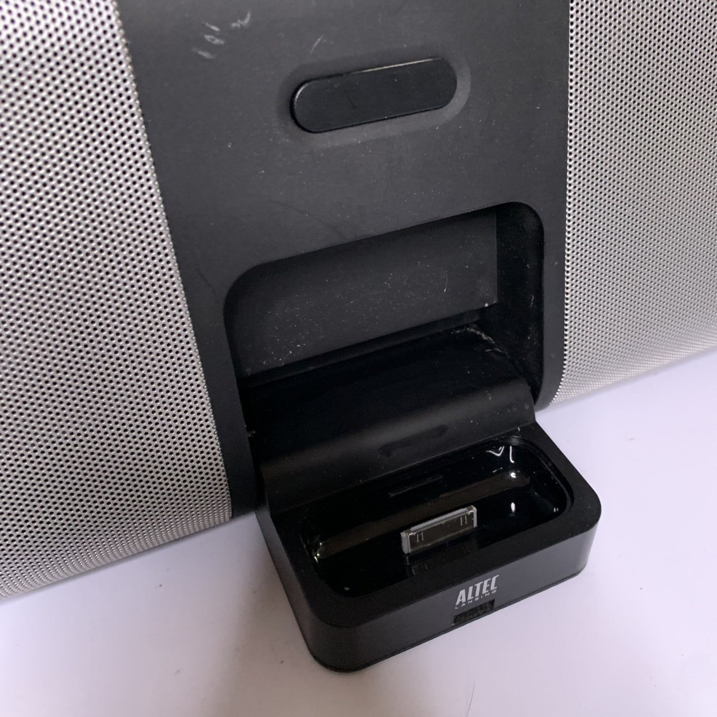 Altec Lansing Portable Speakers iM310 AUX 30-Pin Apple Port Dock