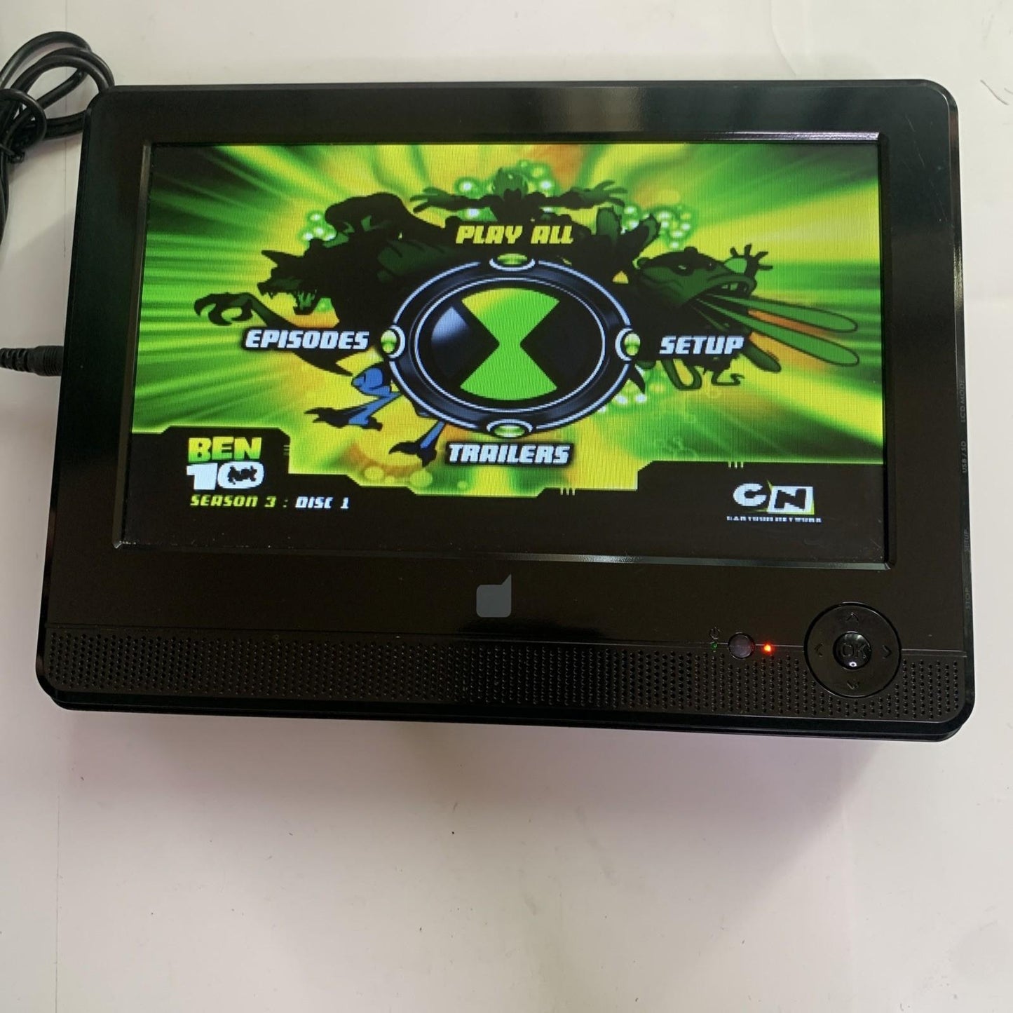 Dick Smith 9" DVD Media Player With Power Supply D6203