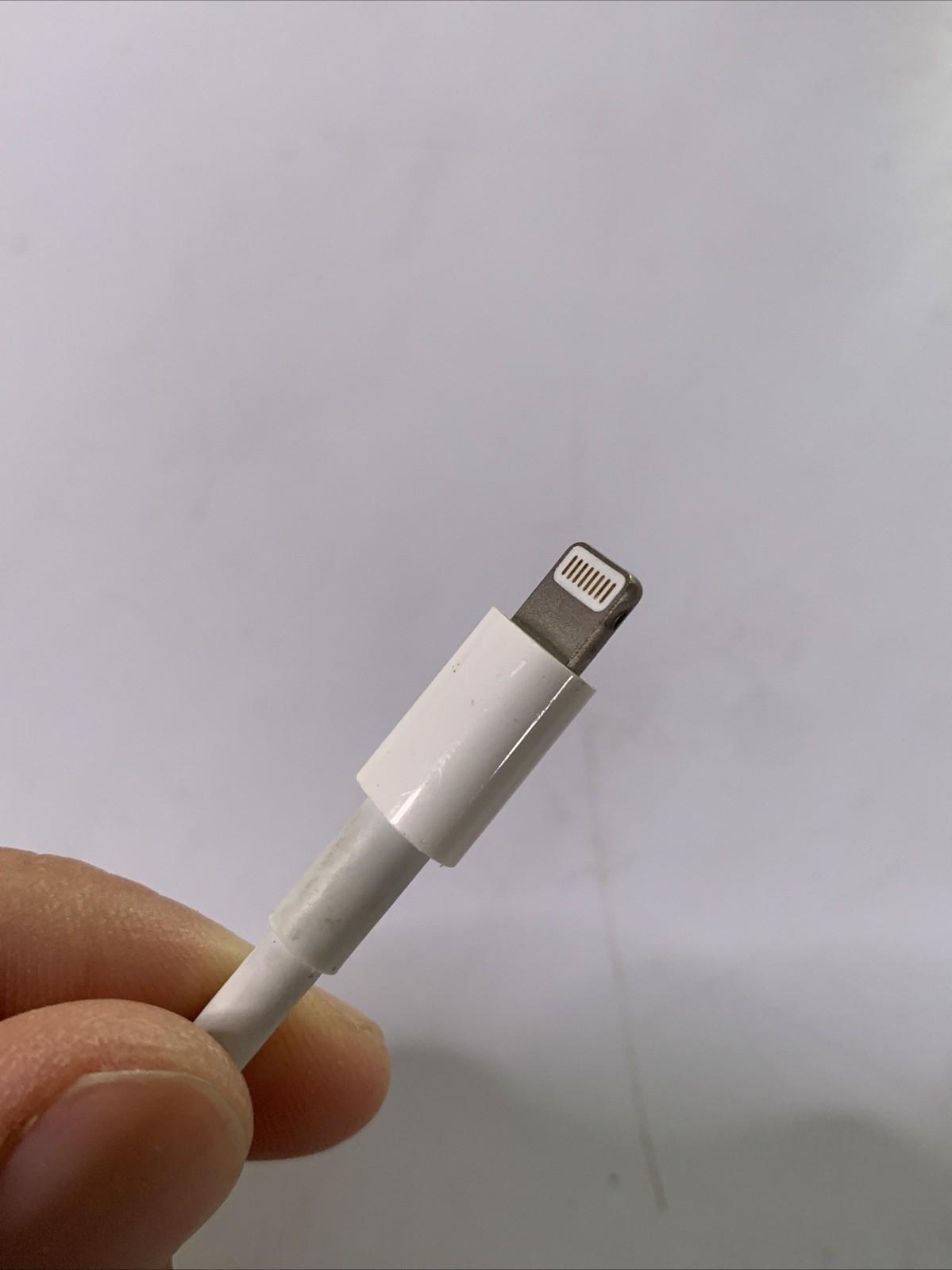 Genuine Apple Lightning to VGA Adapter MD825ZM/A A1439
