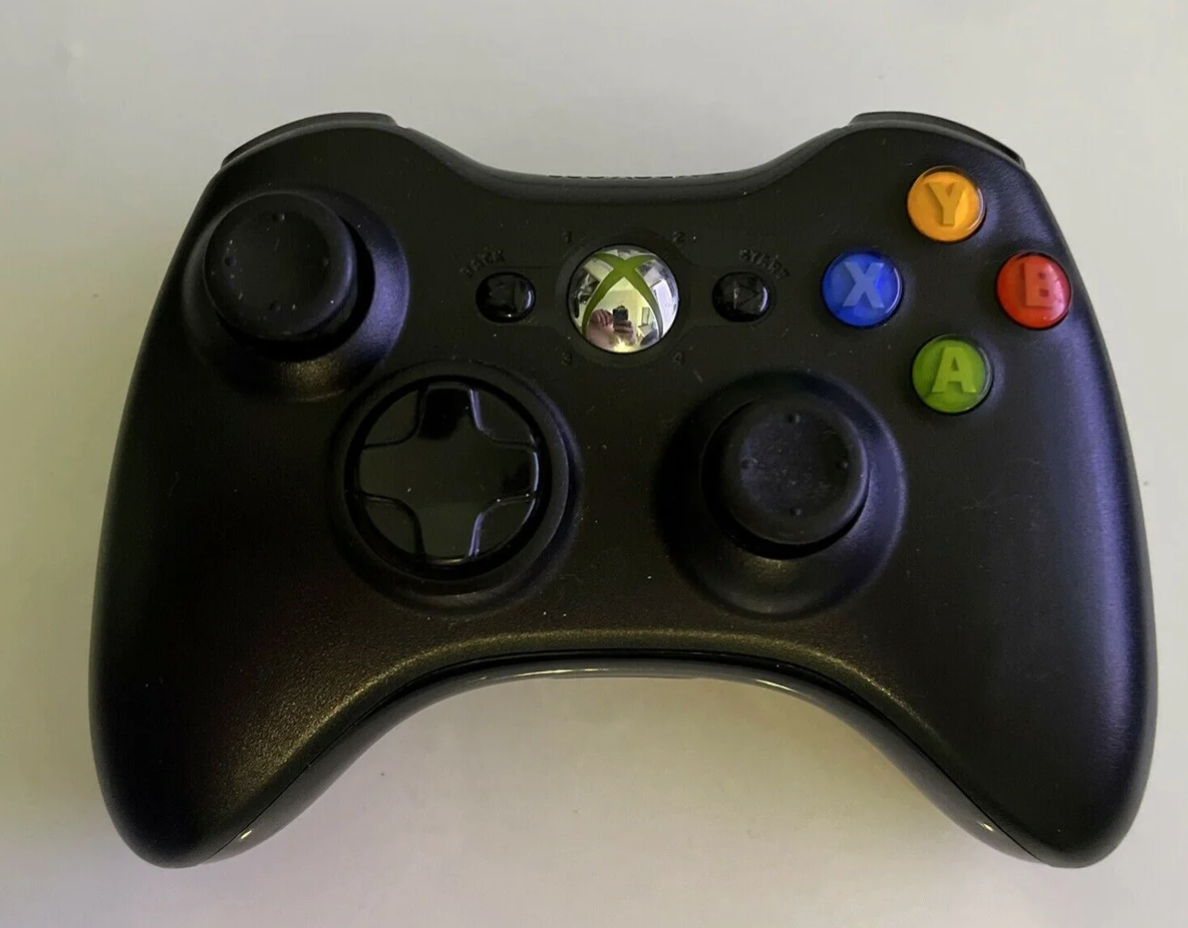 63x Genuine Microsoft Xbox 360 controllers