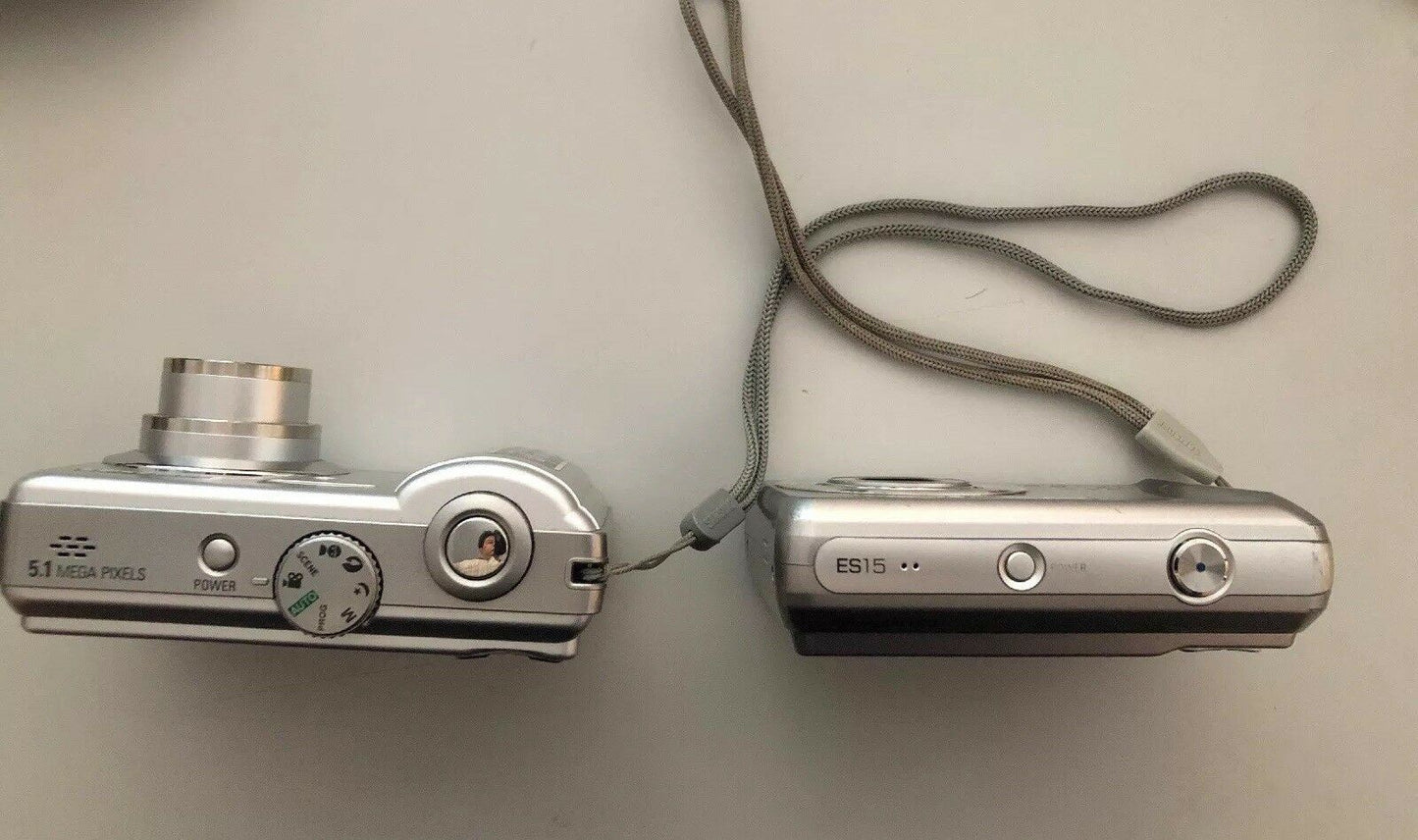 2x Digital Camera SAMSUNG ES15 10.2 MP & Samsung 5.1 MP S500 Silver - Takes AA