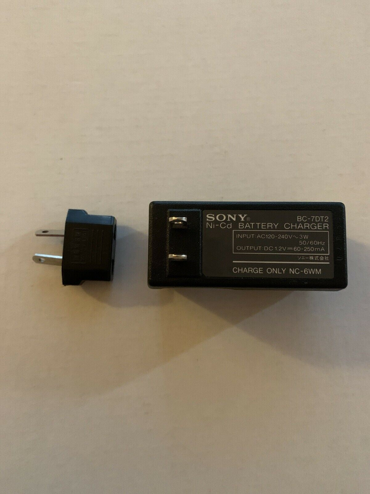 Genuine Sony BC-7DT2 Ni-CD Battery Charger for NC-6WM Gum Battery AC120-240V