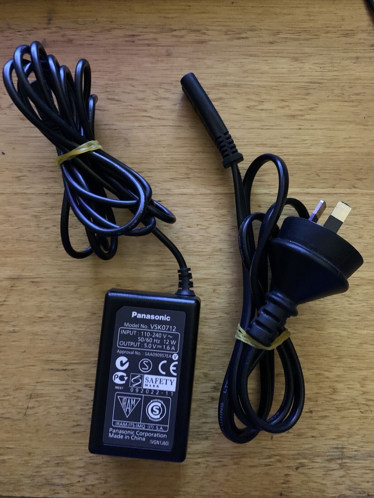 Genuine Panasonic VSK0712 AC Adaptor For Video Camera 5v 1.6A Power Supply