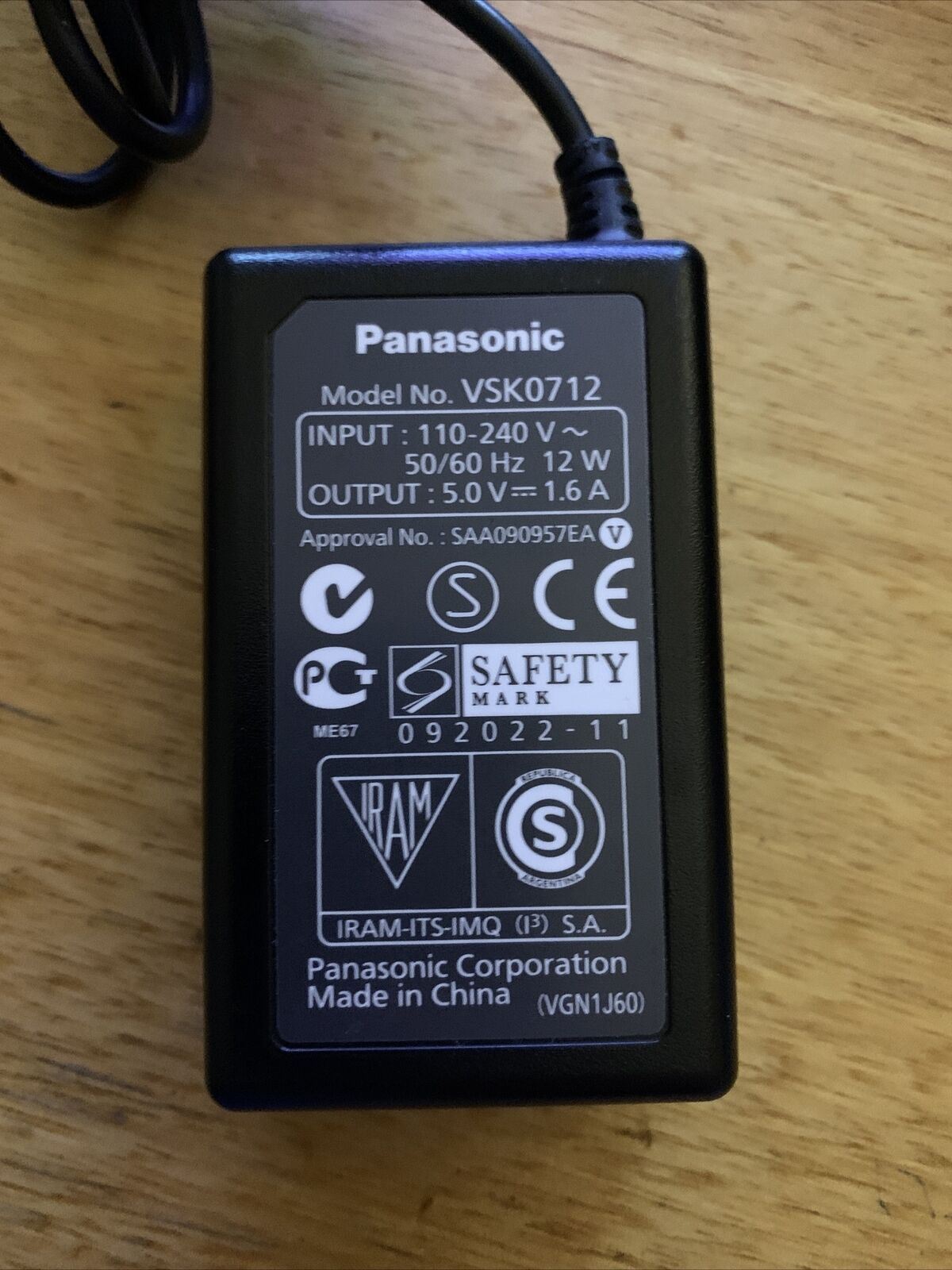 Genuine Panasonic VSK0712 AC Adaptor For Video Camera 5v 1.6A Power Supply