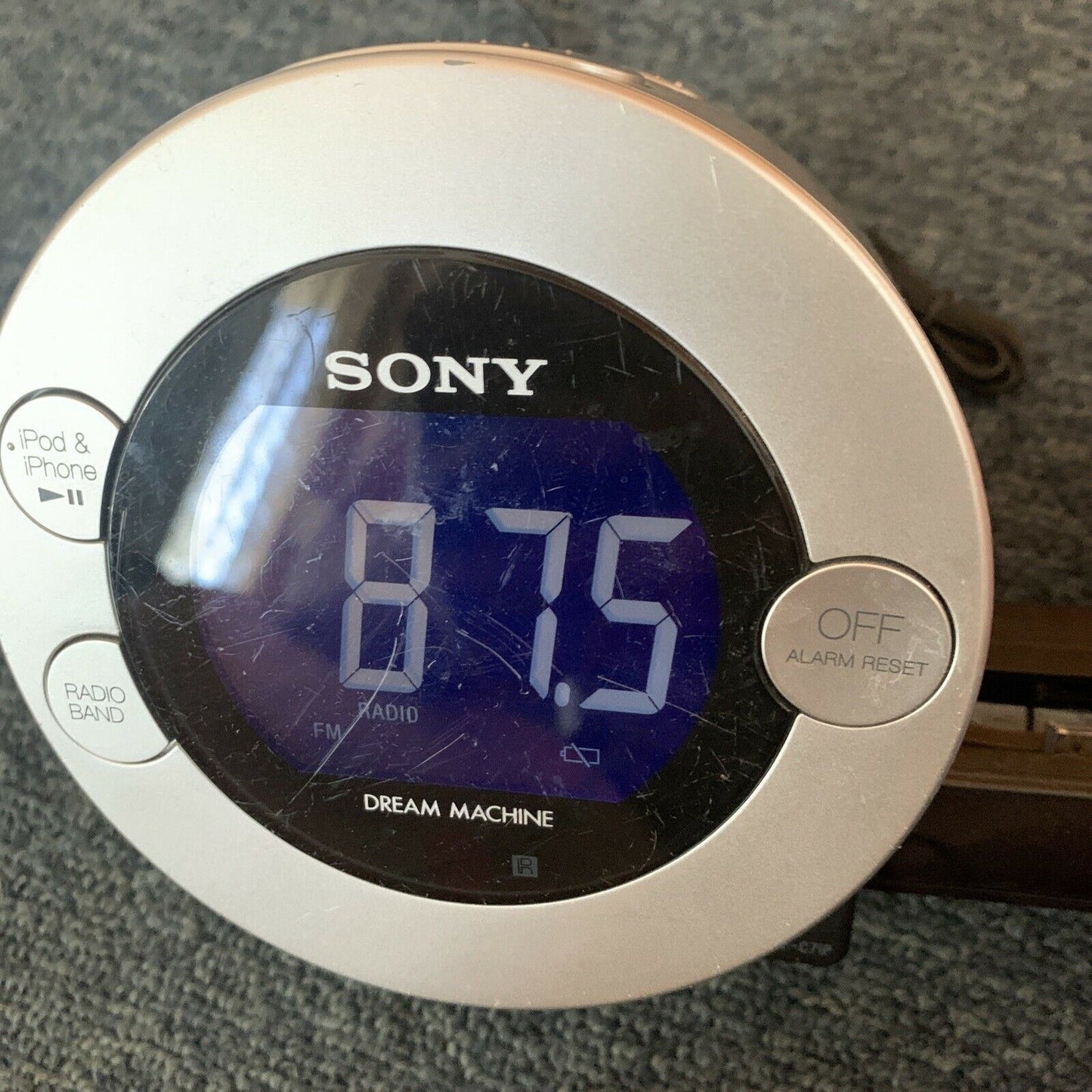 Sony ICF-C7iP Dream Machine Alarm Clock AM/FM Radio iPod Dock
