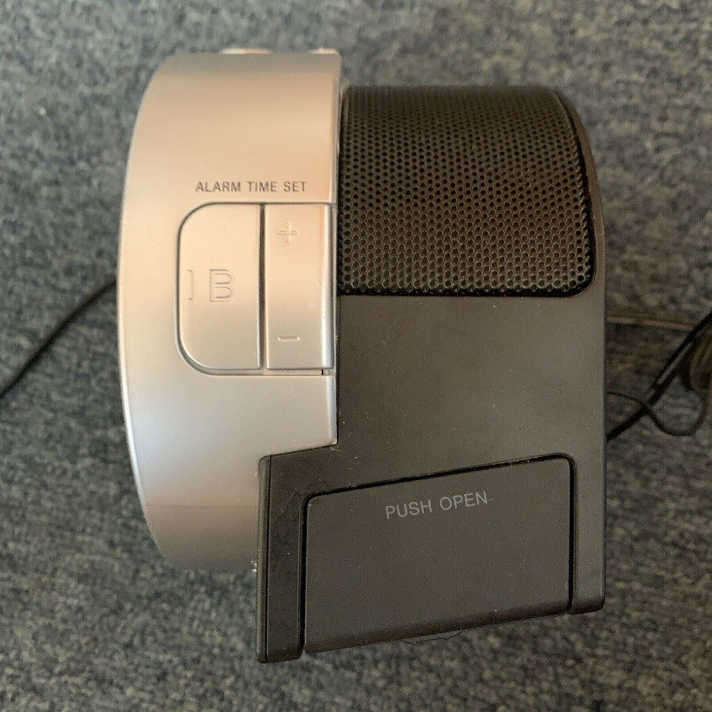 Sony ICF-C7iP Dream Machine Alarm Clock AM/FM Radio iPod Dock