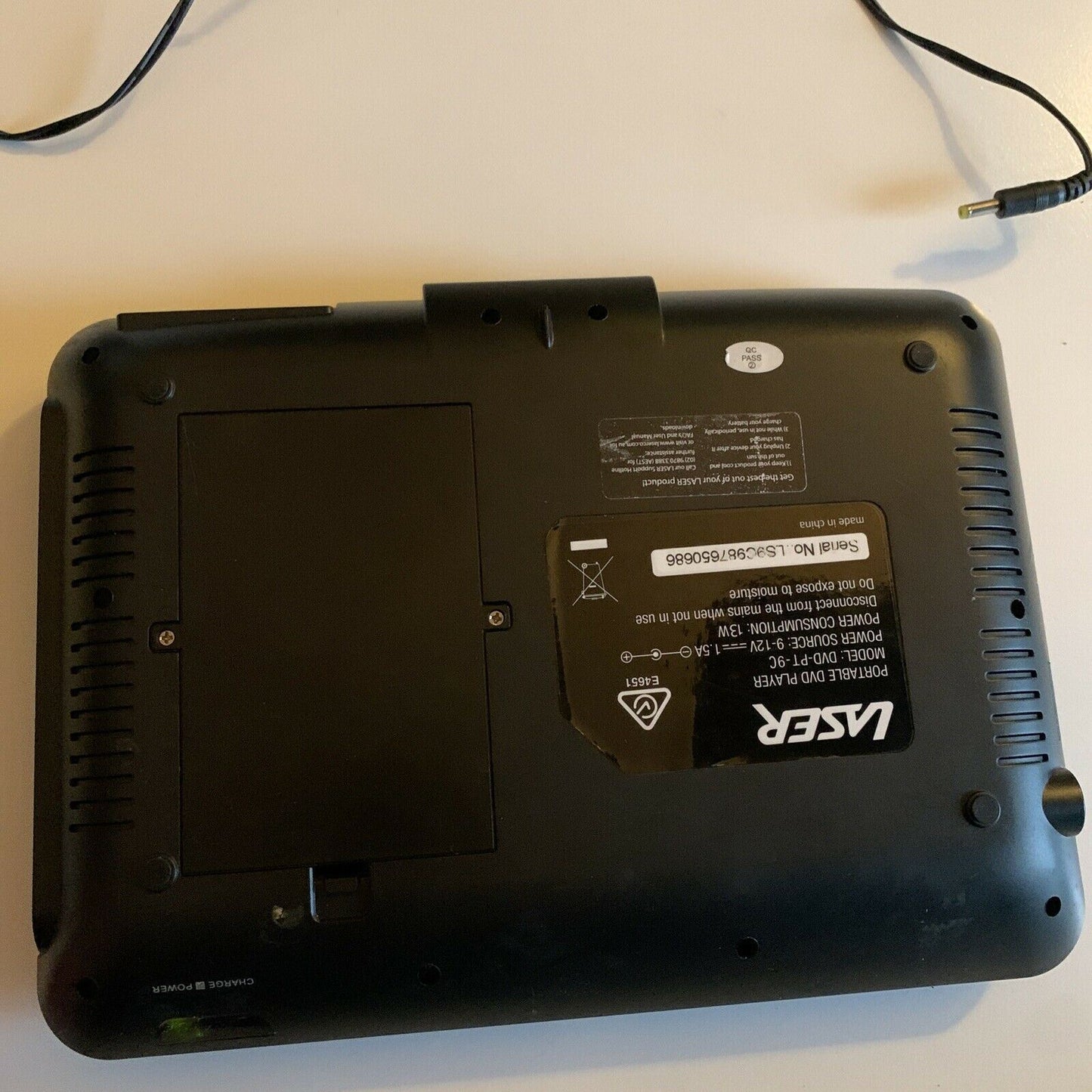 Laser 9" Portable DVD LCD Player PT-9C with AC Adapter