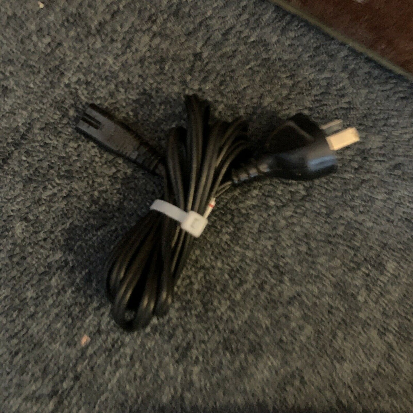 Sanyo RP-6165F AM/FM Portable Radio Receiver AC Mains or Battery Operated