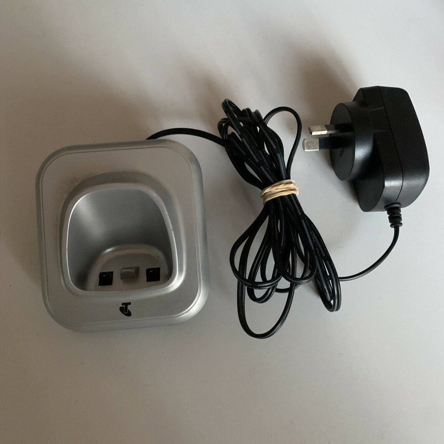 Telstra 12550 Twin Base Charger & S004LS0600030 AC Adapter 6V
