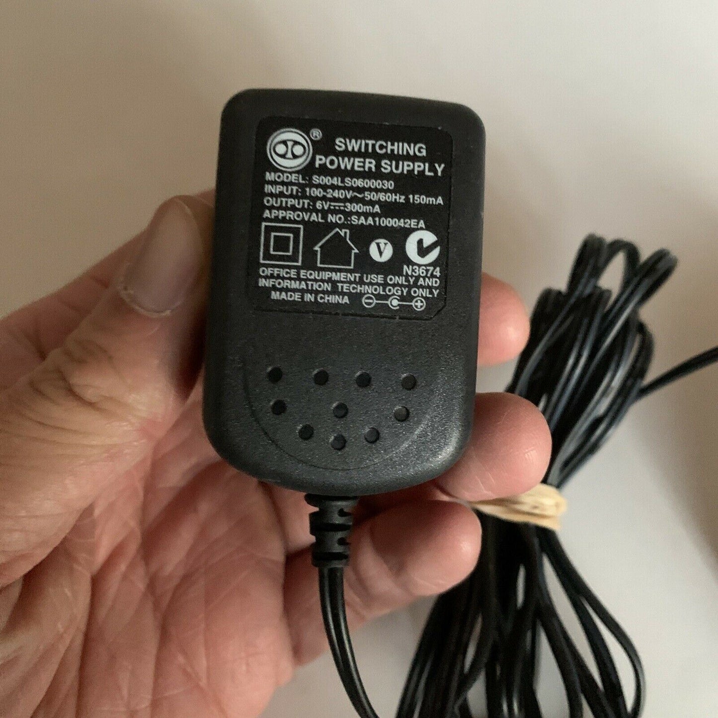 Telstra 12550 Twin Base Charger & S004LS0600030 AC Adapter 6V