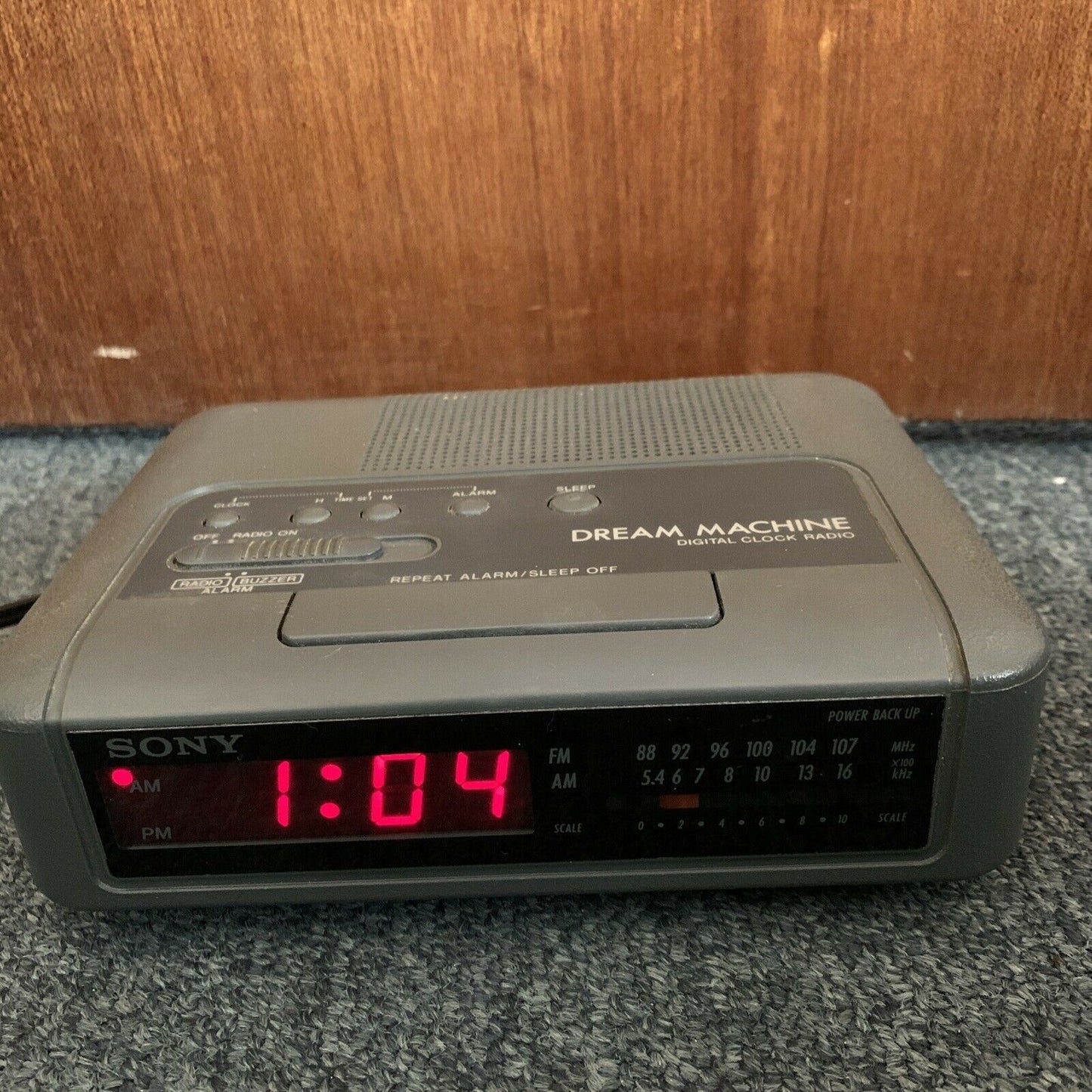 Vintage Sony Dream Machine ICF-C240 Alarm Clock AM/FM Radio 1980's