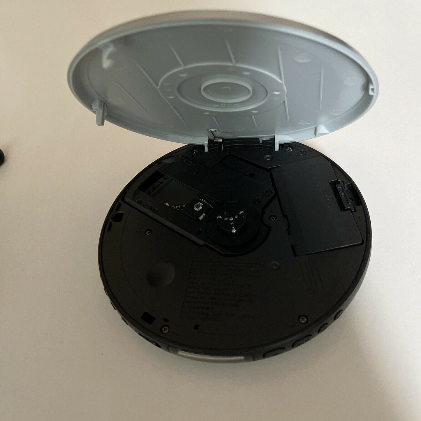 Sony Walkman Discman Portable CD Player D-EJ011 Anti-Skip Tested & Working