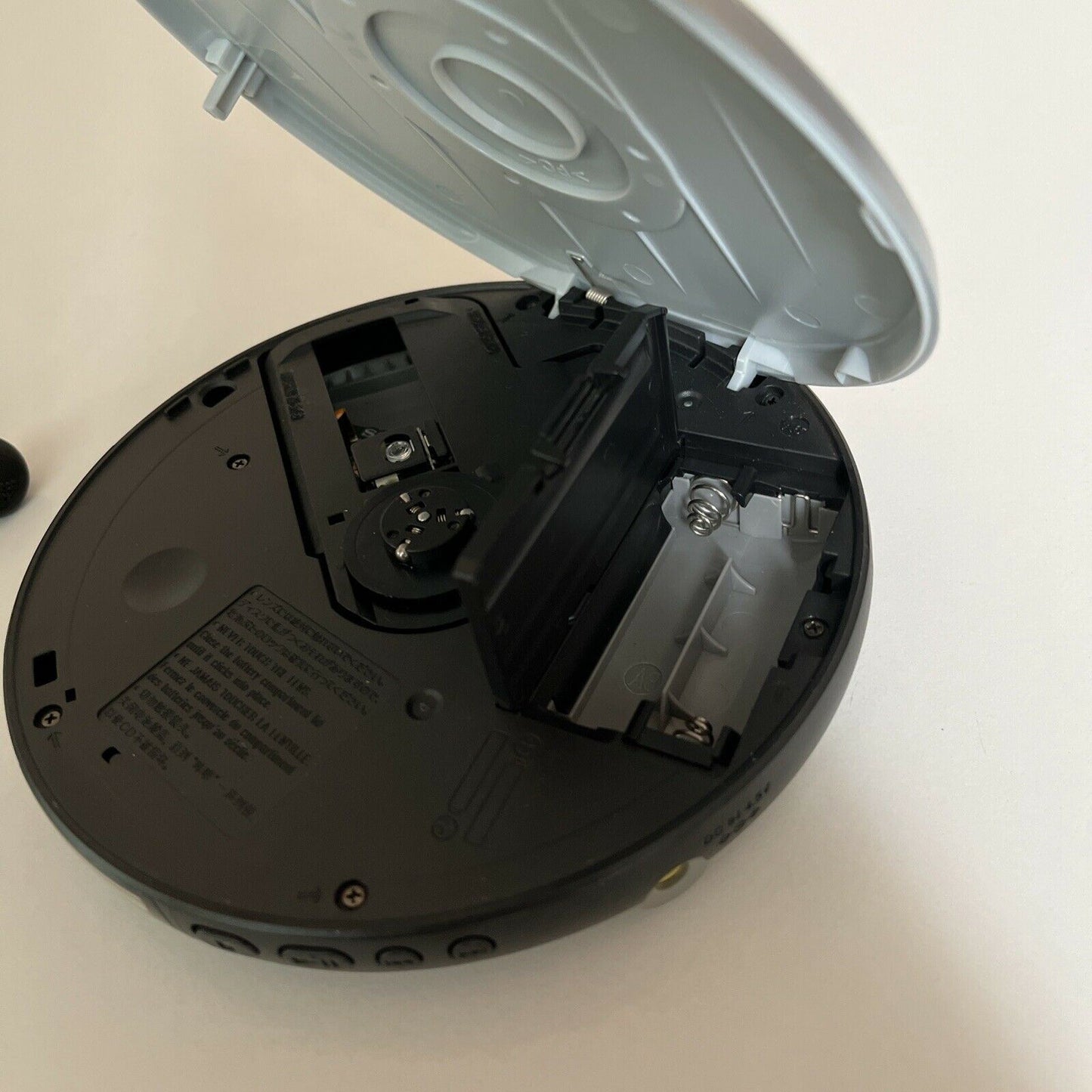 Sony Walkman Discman Portable CD Player D-EJ011 Anti-Skip Tested & Working