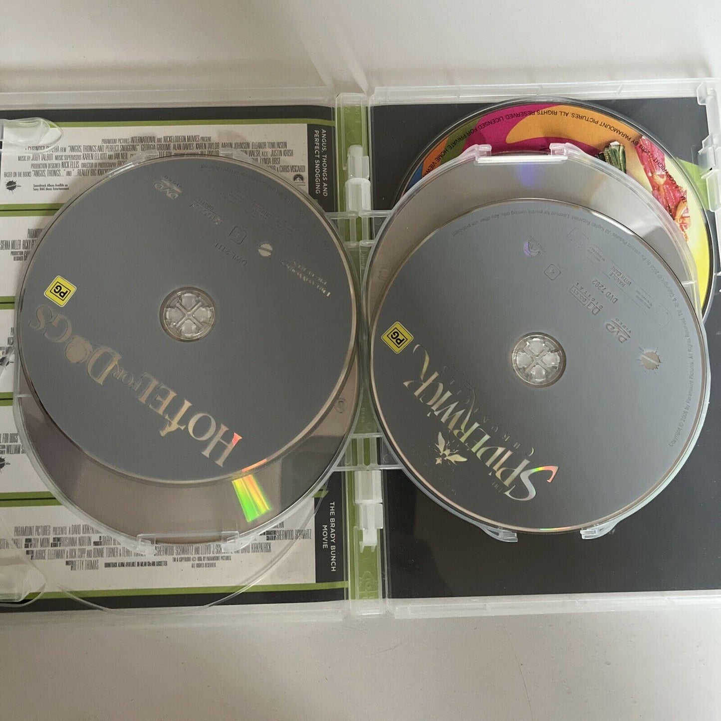 Angus, Thongs Perfect Snogging / Hotel for Dogs / Stardust / The Brady Bunch DVD