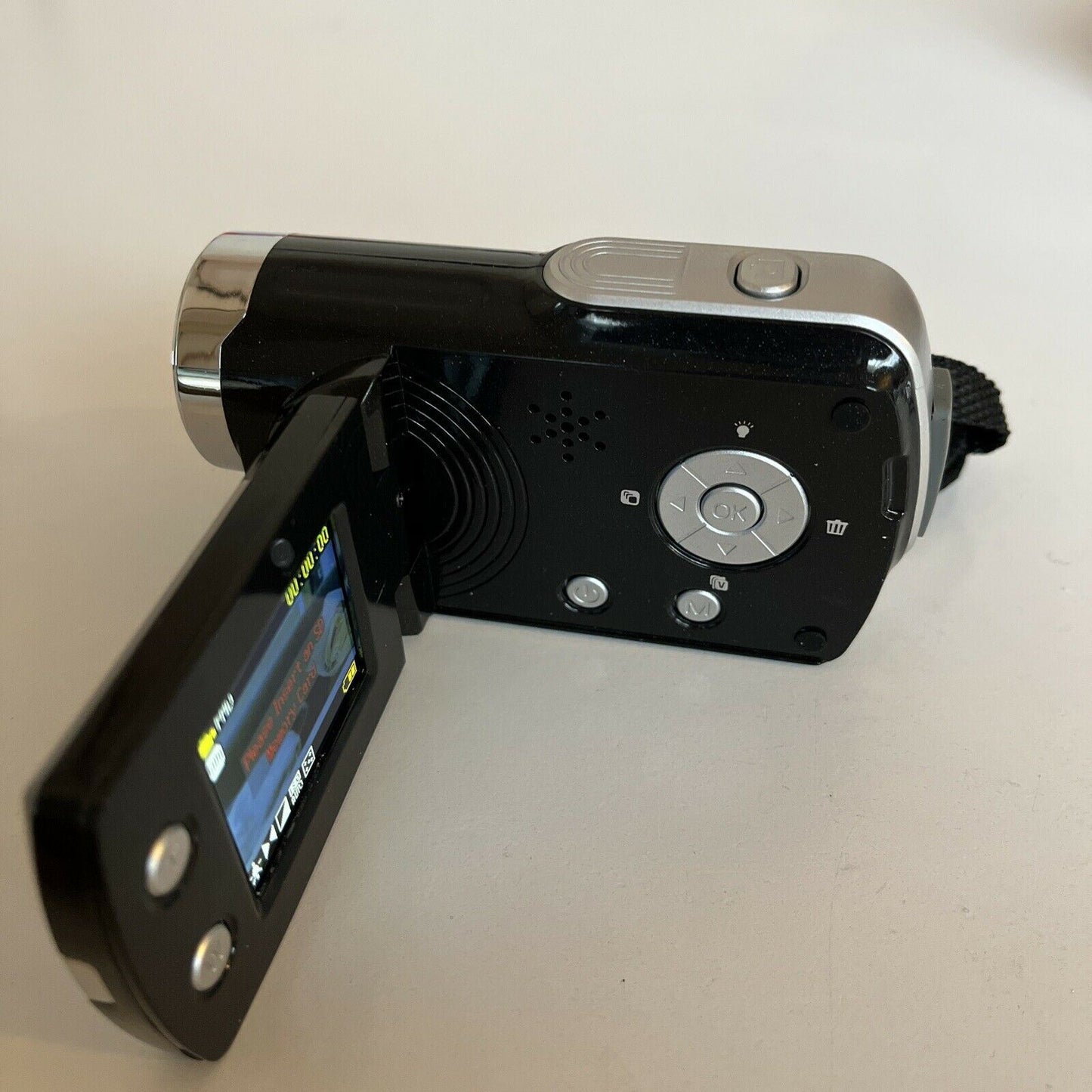 Vivitar DVR 508M HD Digital Video Camera Camcorder Black