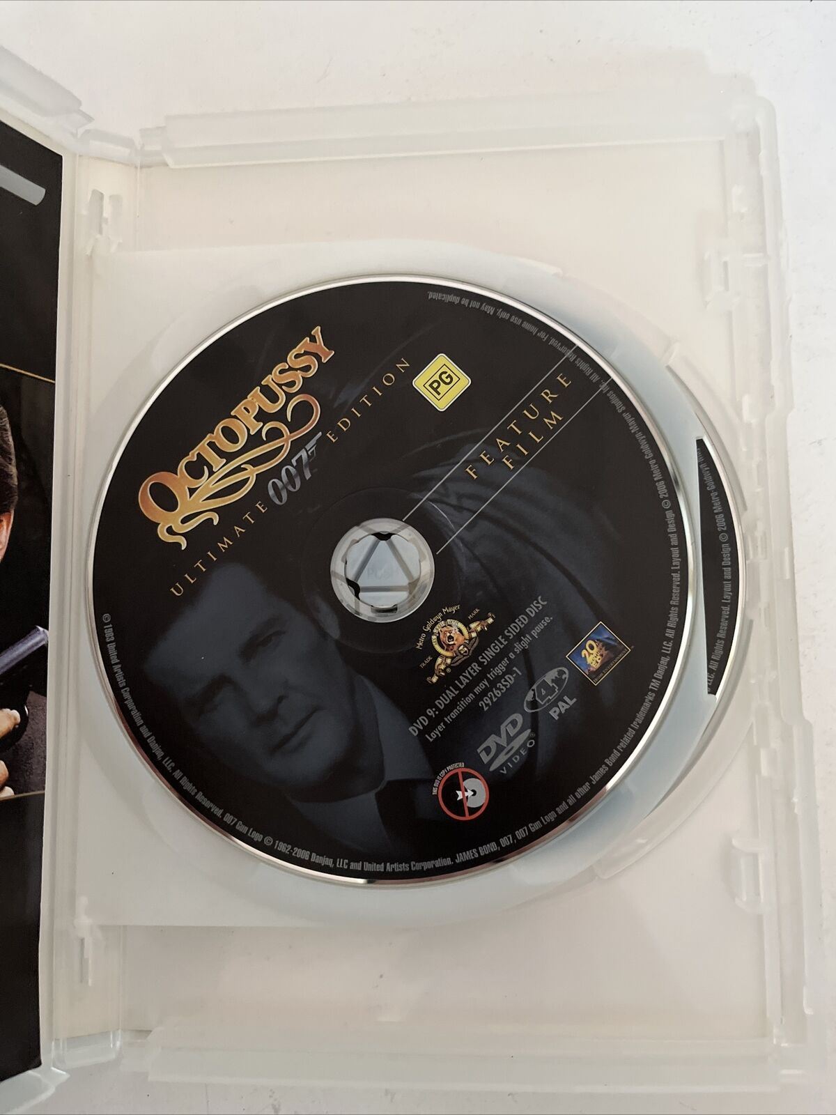Octopussy James Bond 007 - Ultimate Edition (DVD, 1983) Roger Moore Region 4
