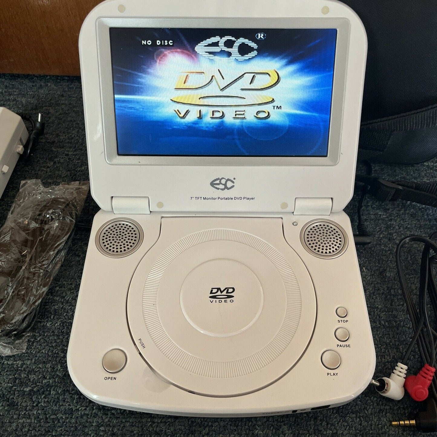 ESC 7" TFT LCD Monitor Portable DVD Player PDVD-770