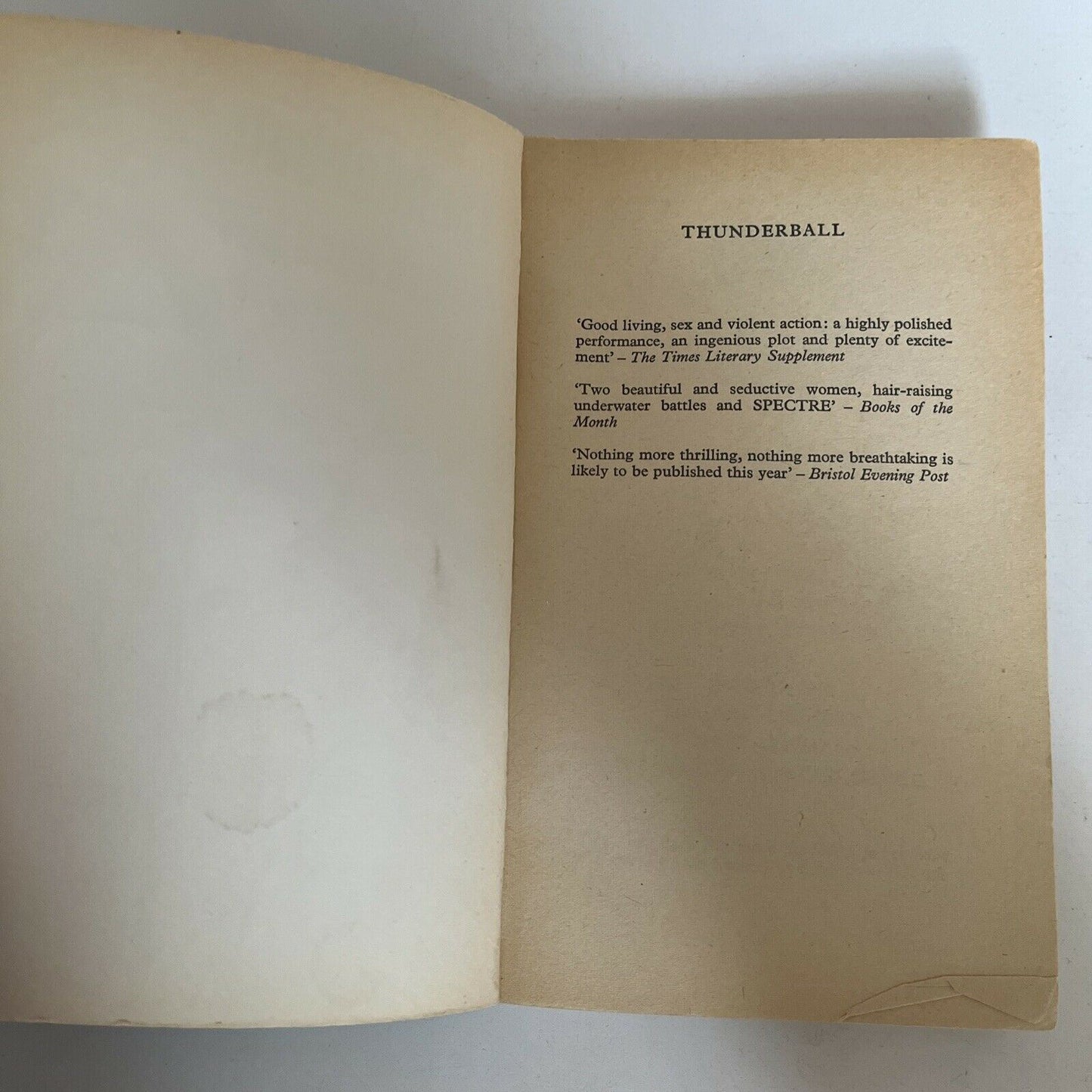 Ian Fleming's Thunderball & Dr No James Bond 007 1965 Novel Book