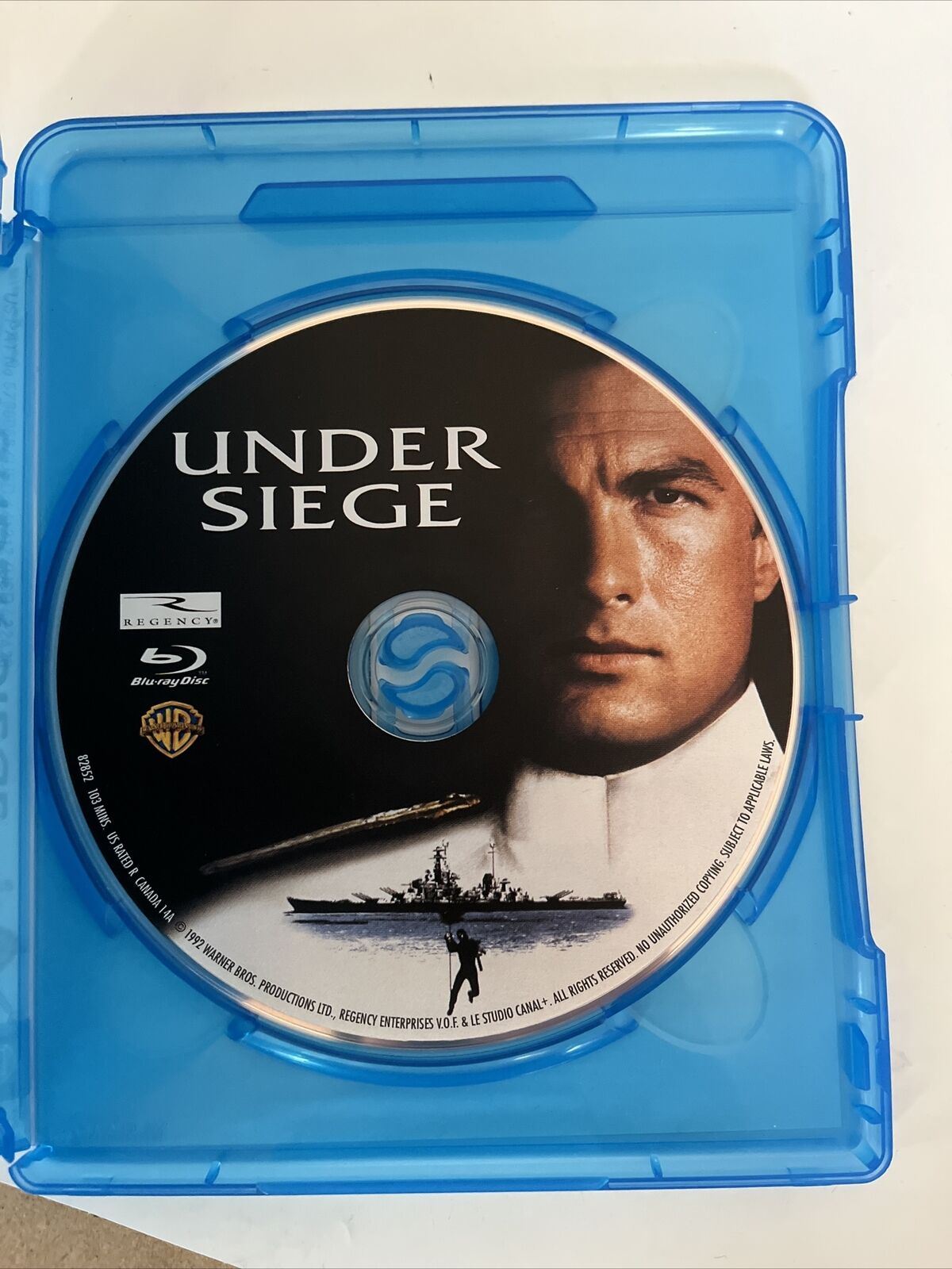 Under Siege (Blu-ray, 1992) Steven Seagal, Tommy Lee Jones, Gary Busey