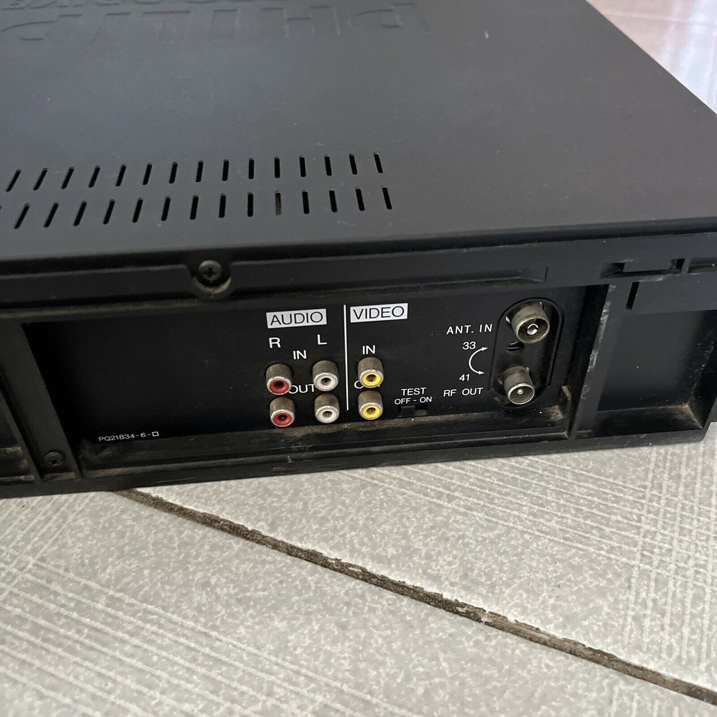 Philips Turbo Drive 6 Head VCR VHS Player & Recorder VR655/75