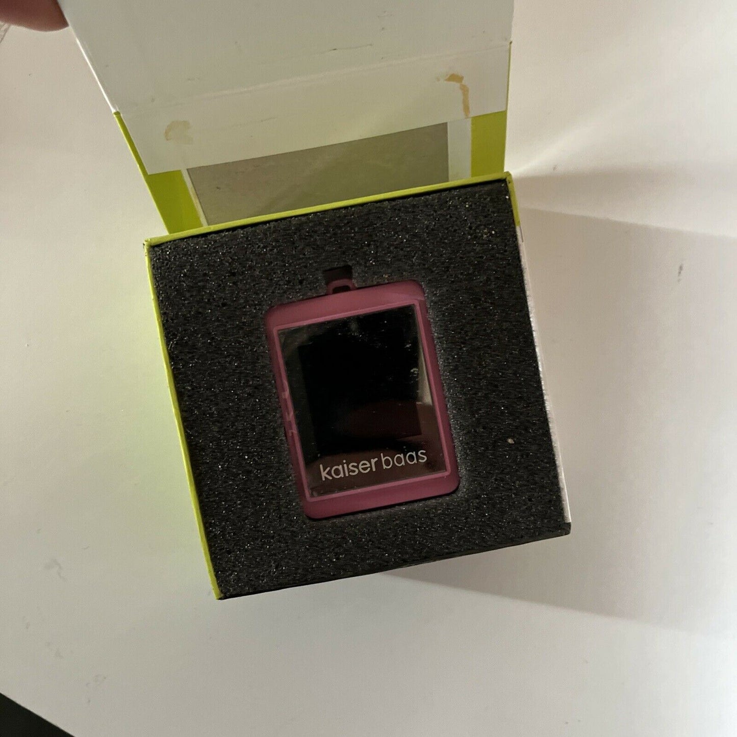 2x 3.5" Digital Photo Frame 1x 1.5" Keychain Photo frame